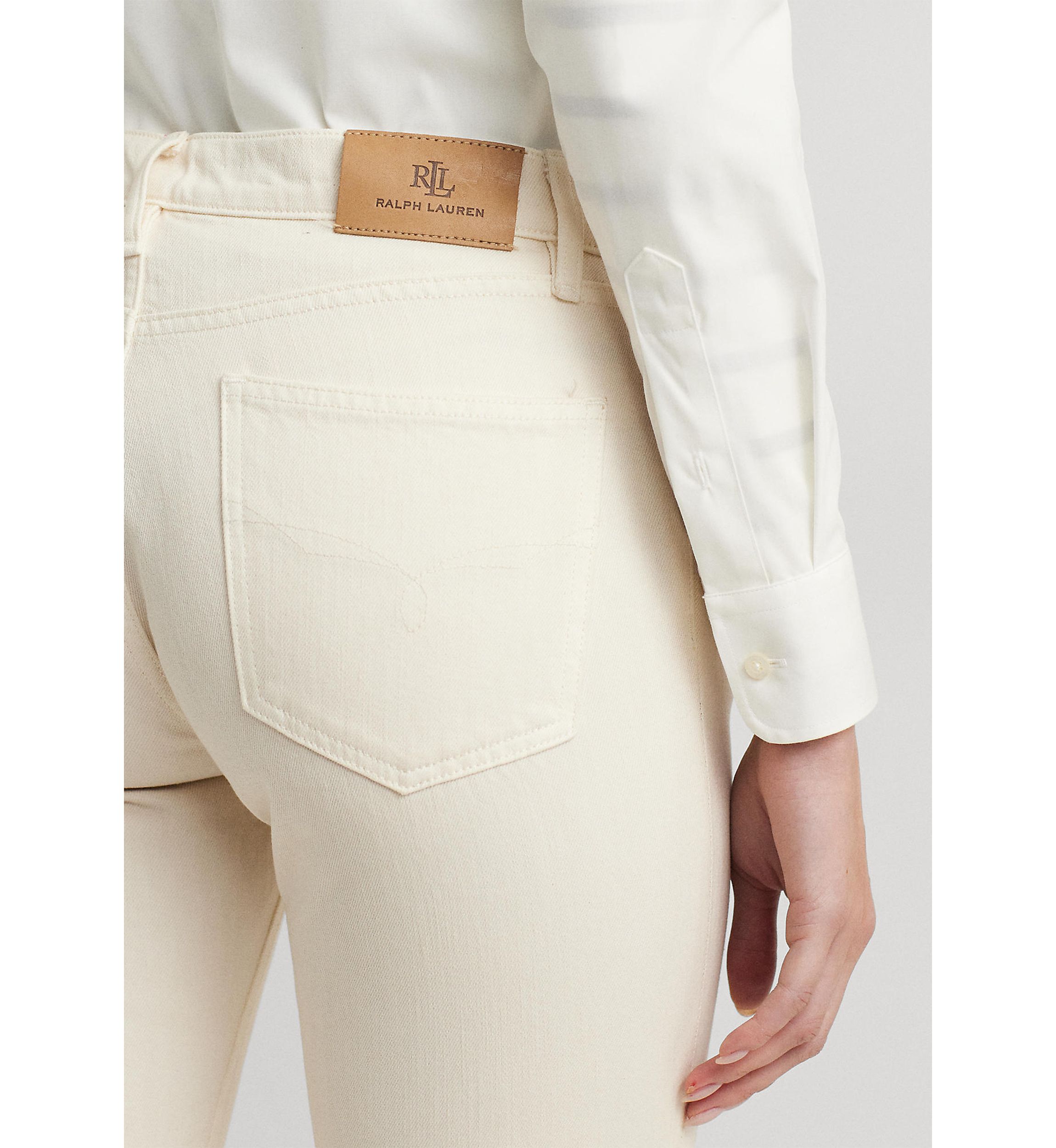 Womens Relaxed Tapered Ankle Jeans