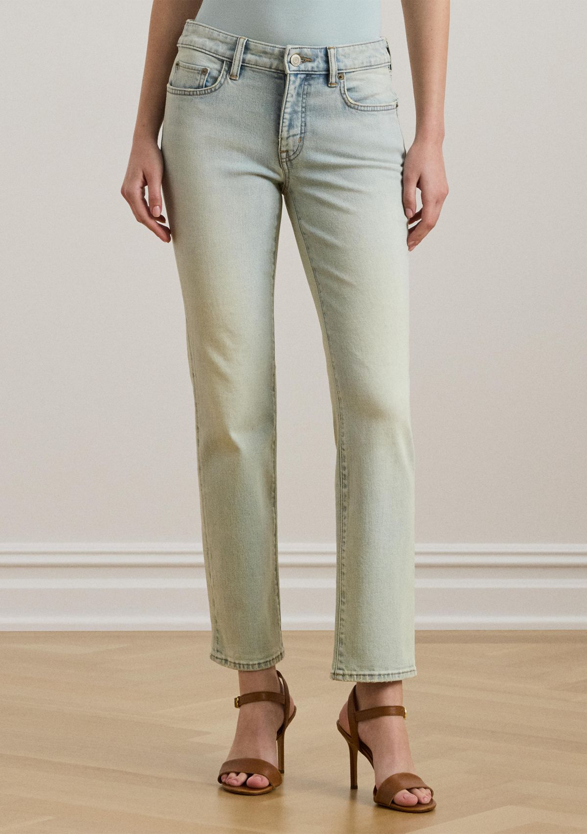 Womens Mid-Rise Straight Ankle Jeans