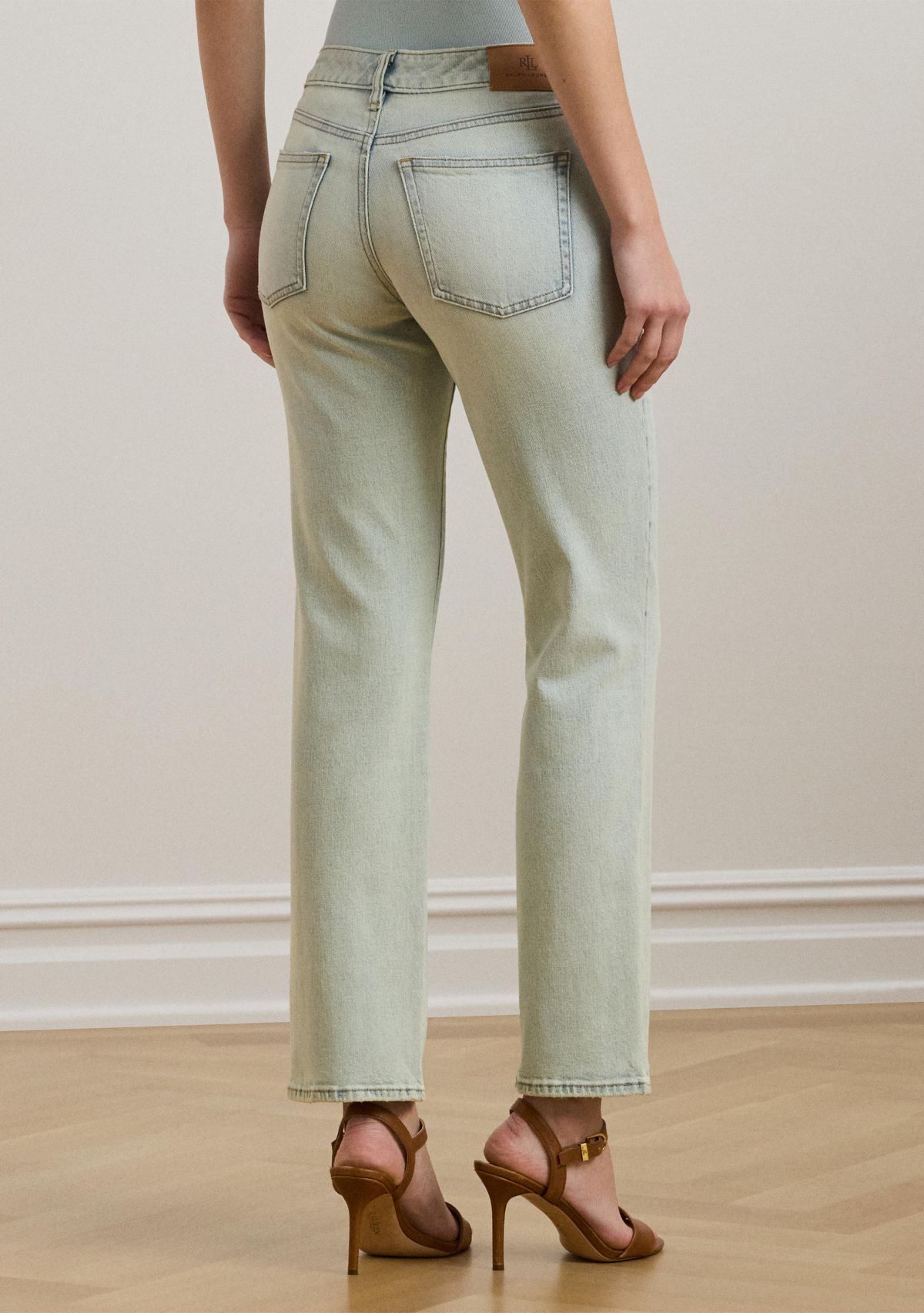 Womens Mid-Rise Straight Ankle Jeans