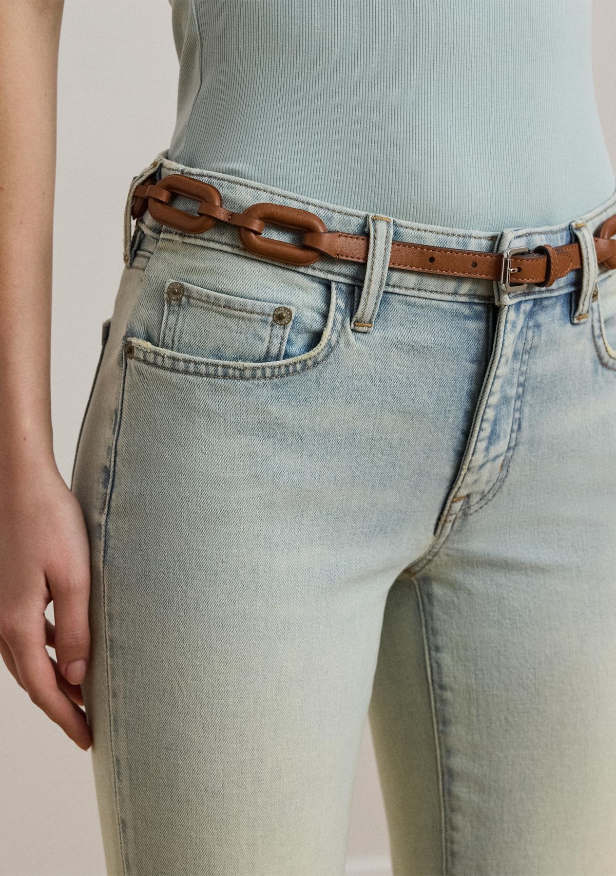 Womens Mid-Rise Straight Ankle Jeans