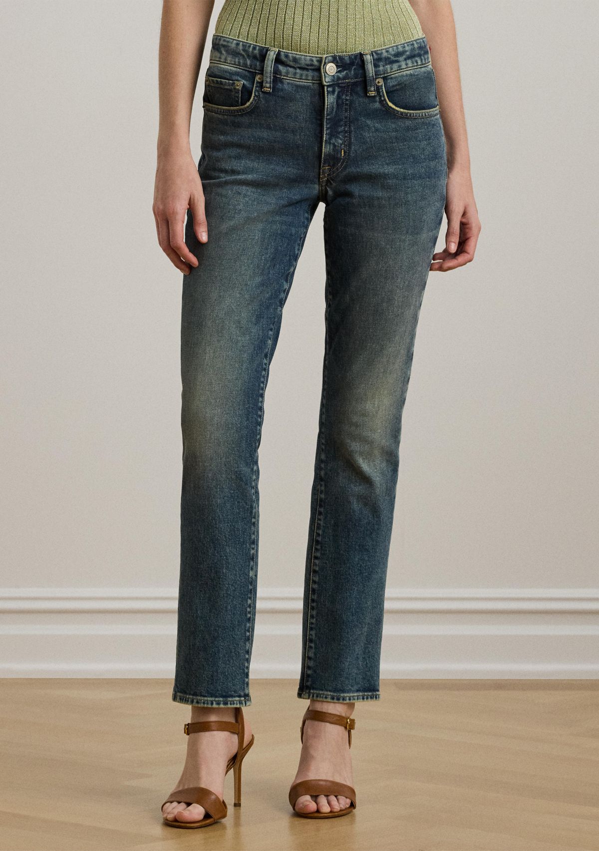 Womens Mid-Rise Straight Ankle Jeans