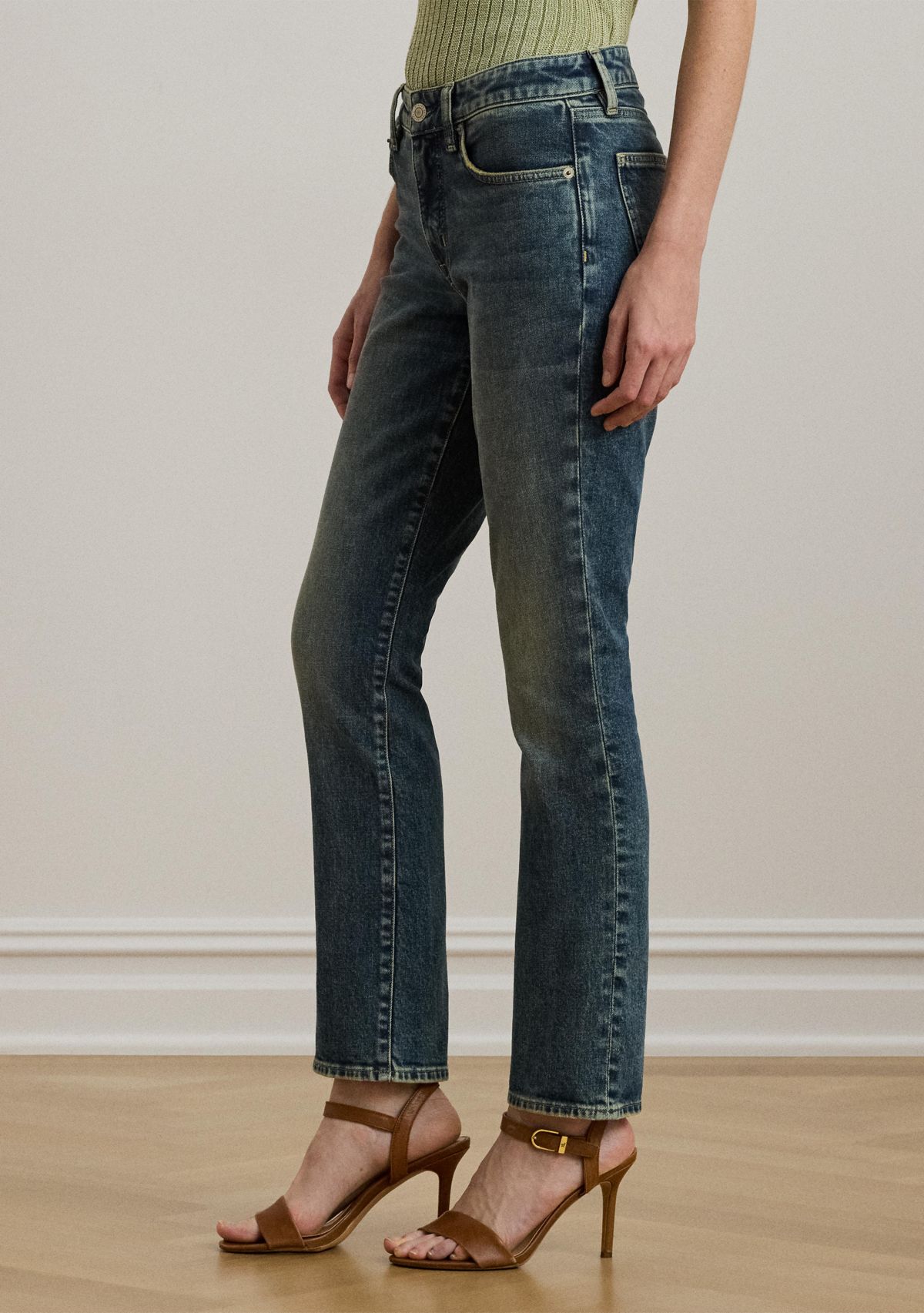 Womens Mid-Rise Straight Ankle Jeans