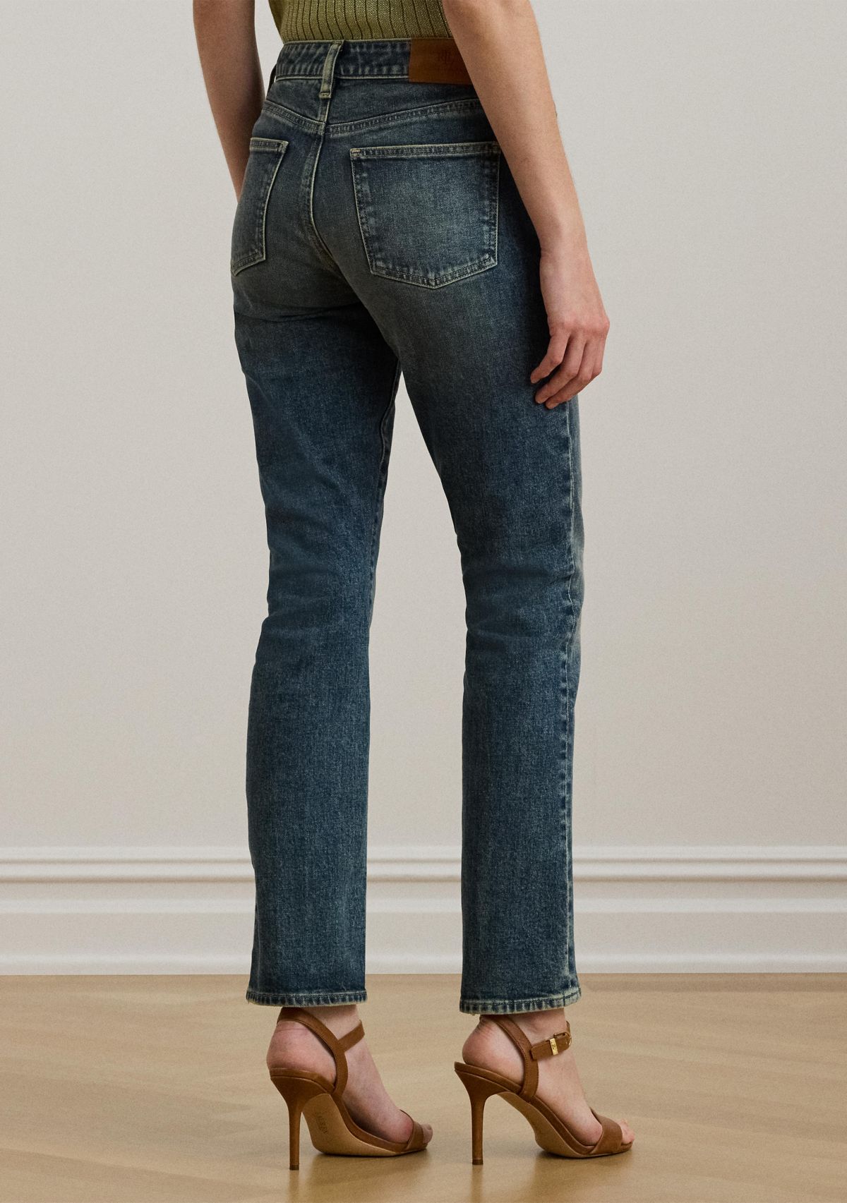 Womens Mid-Rise Straight Ankle Jeans