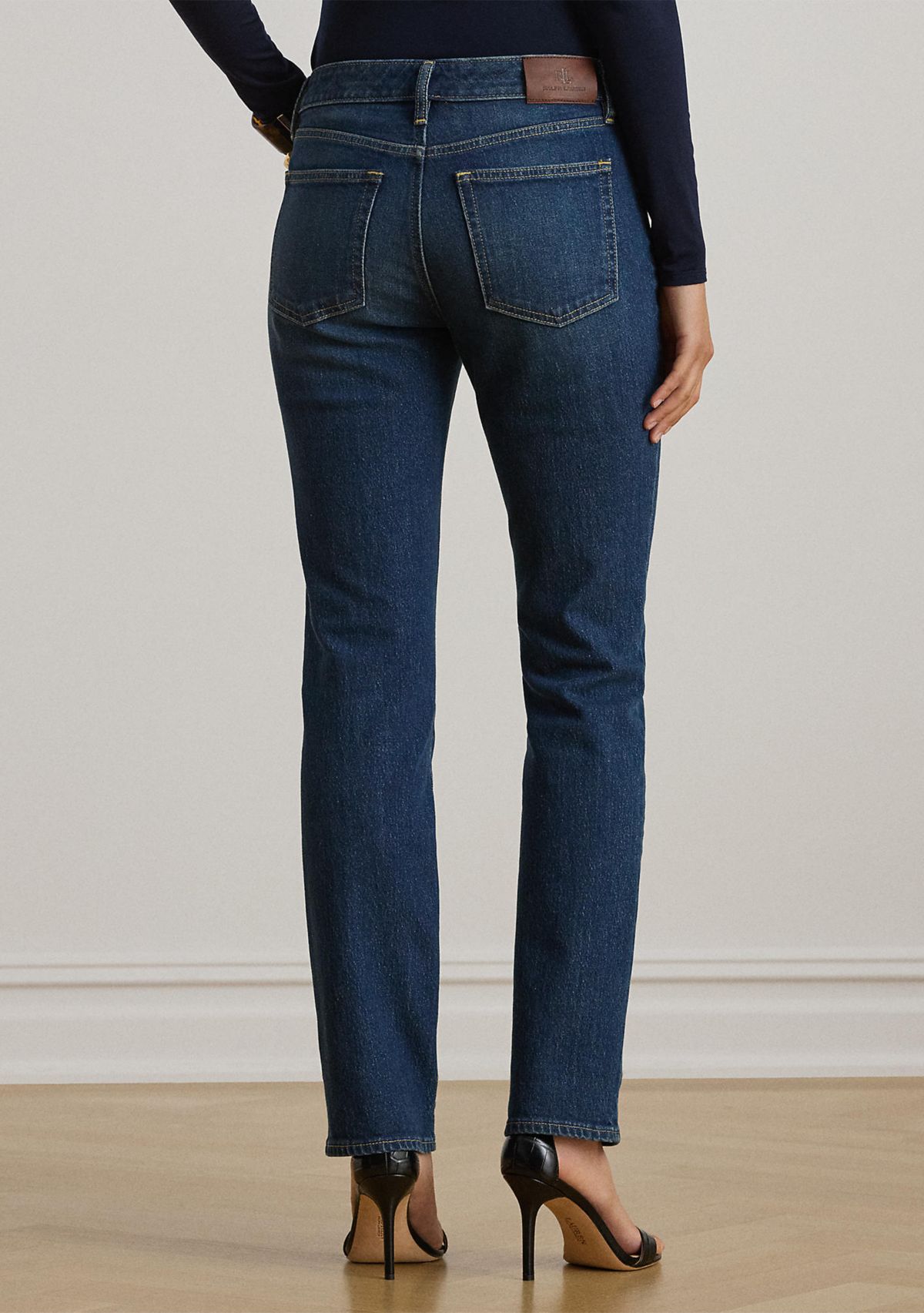 Womens Mid-Rise Straight Ankle Jeans