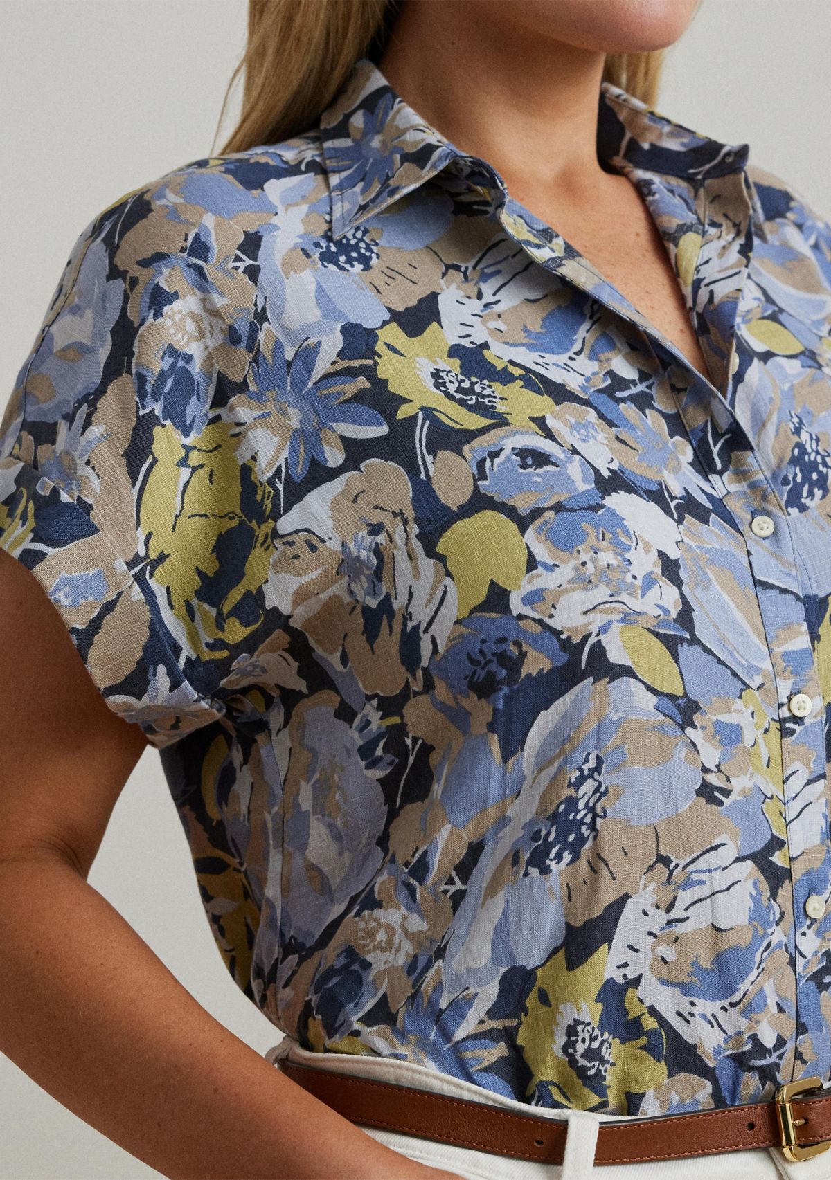 Plus Size Relaxed Fit Floral Short Sleeve Shirt