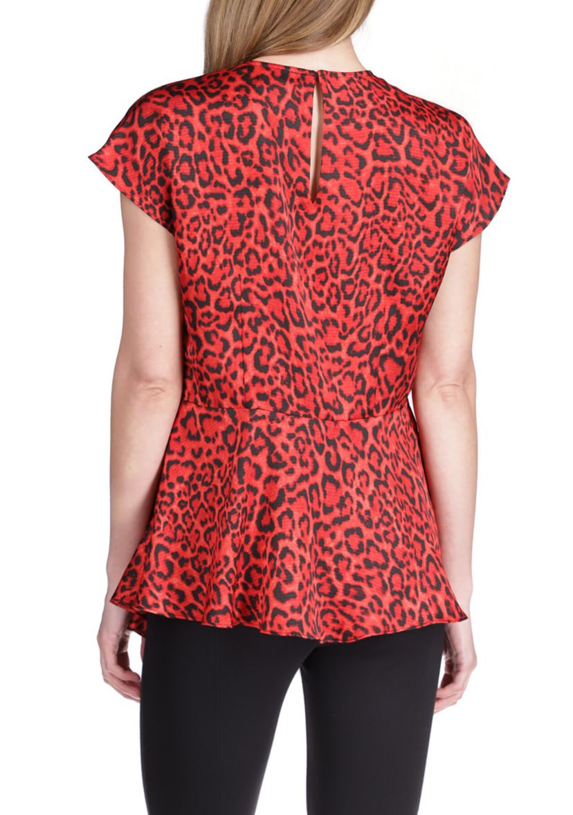 Womens Wildcat Asymmetrical Hem Top