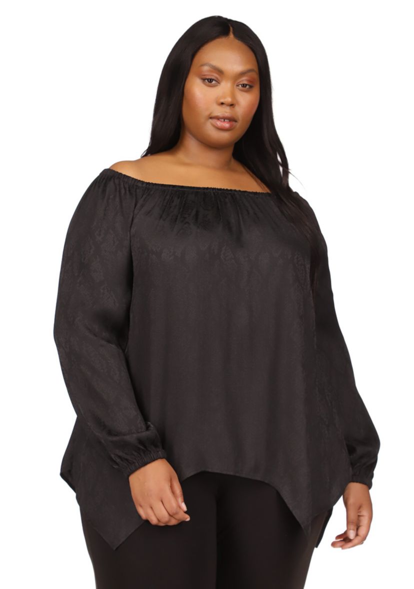 Plus Size Handkerchief Hem Boat Neck Top
