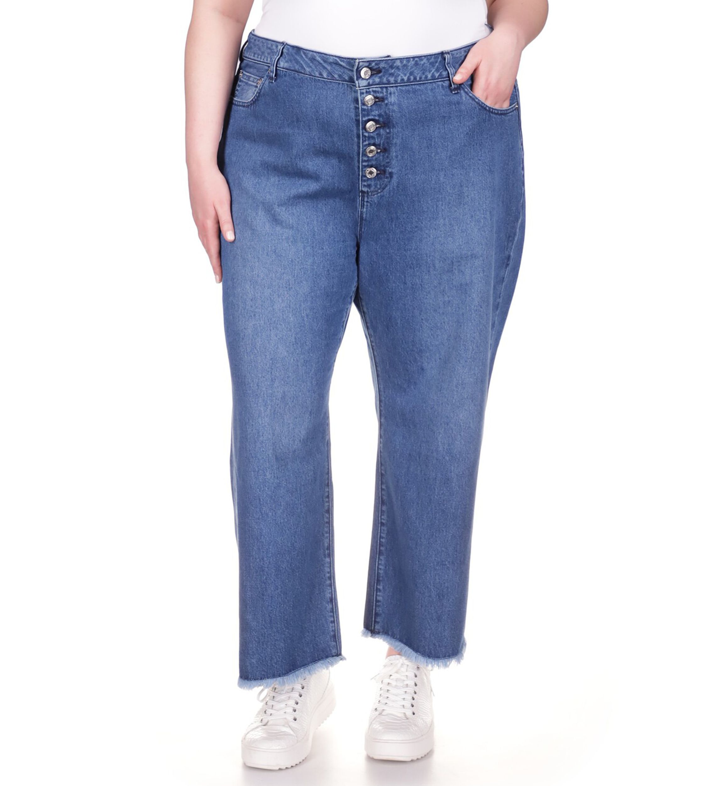 Plus Size Cropped Jeans with Frayed Hem 
