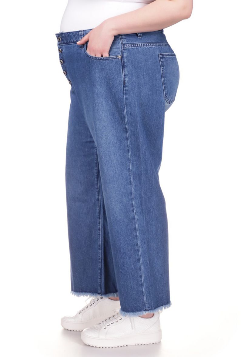 Plus Size Cropped Jeans with Frayed Hem 
