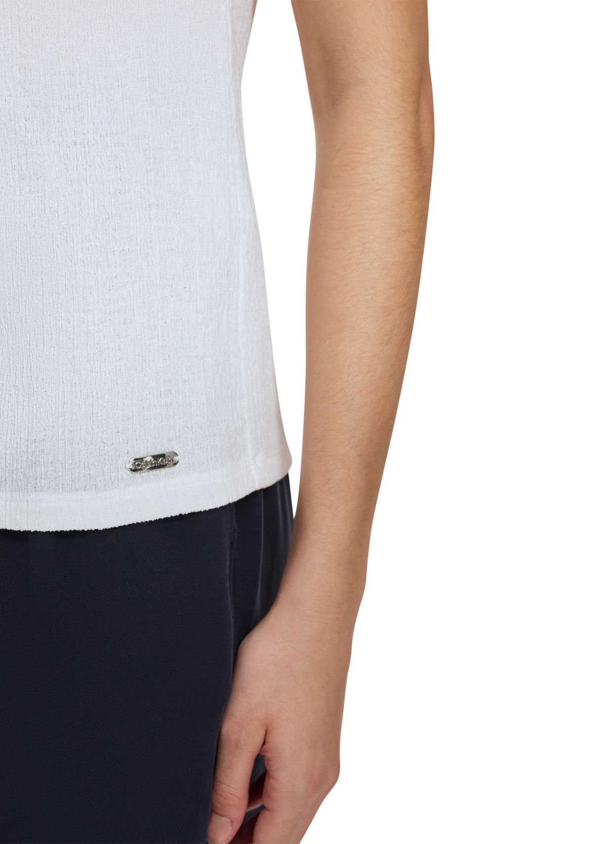 Womens Solid Asymmetrical Textured Knit Top