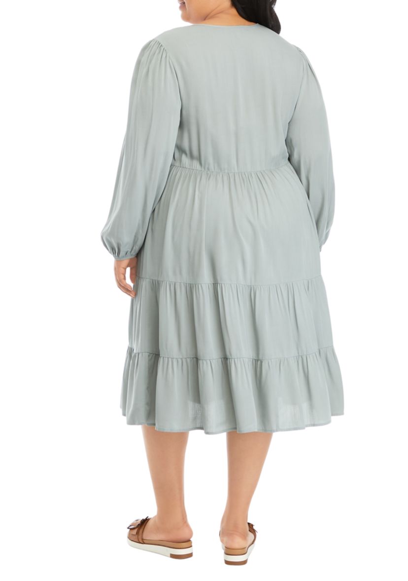 Plus Size V-Neck Maxi Dress