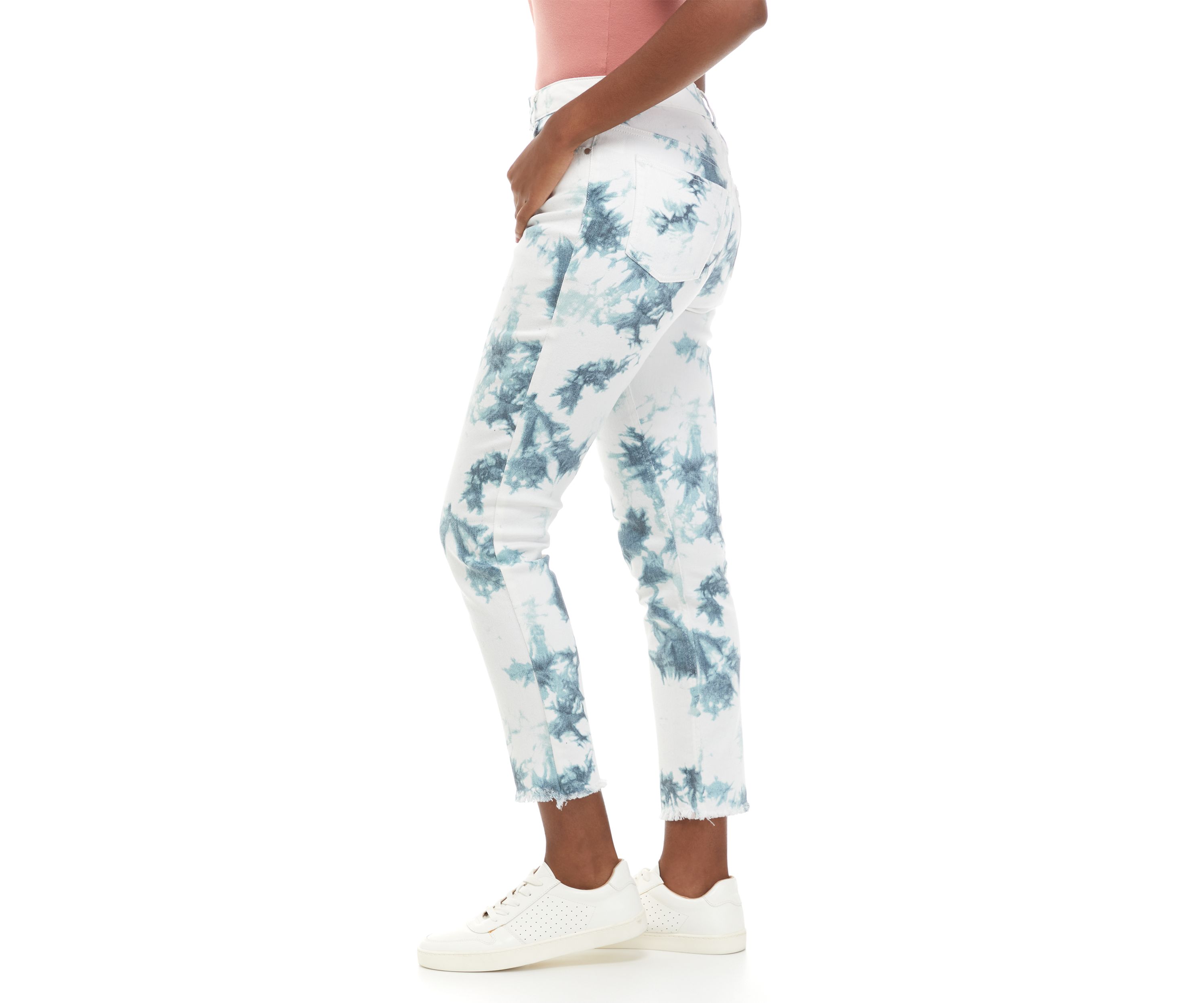 Juniors Mom Jeans