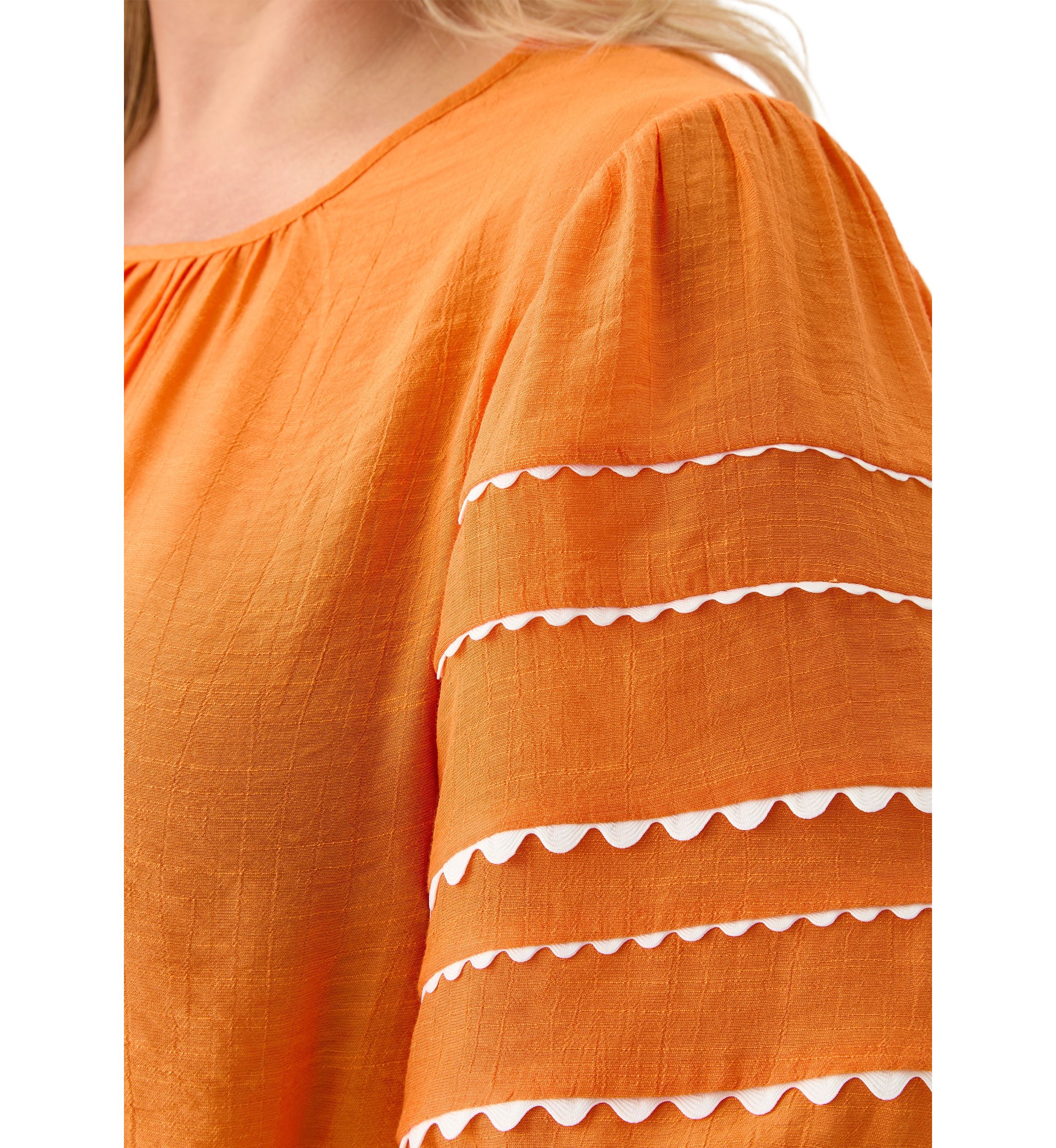 Plus Size Short Puff Sleeve Slub Woven Blouse