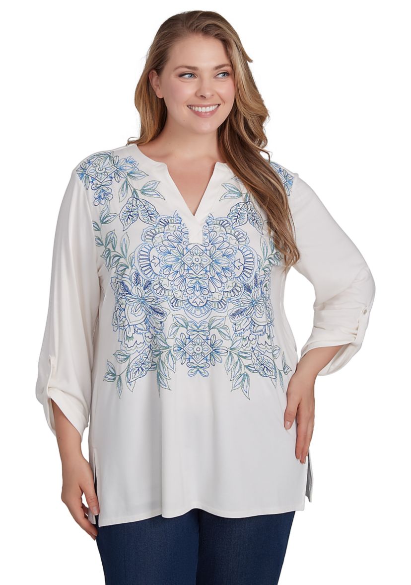 Plus Size V-Neck Floral Placement Embroidered Knit Top