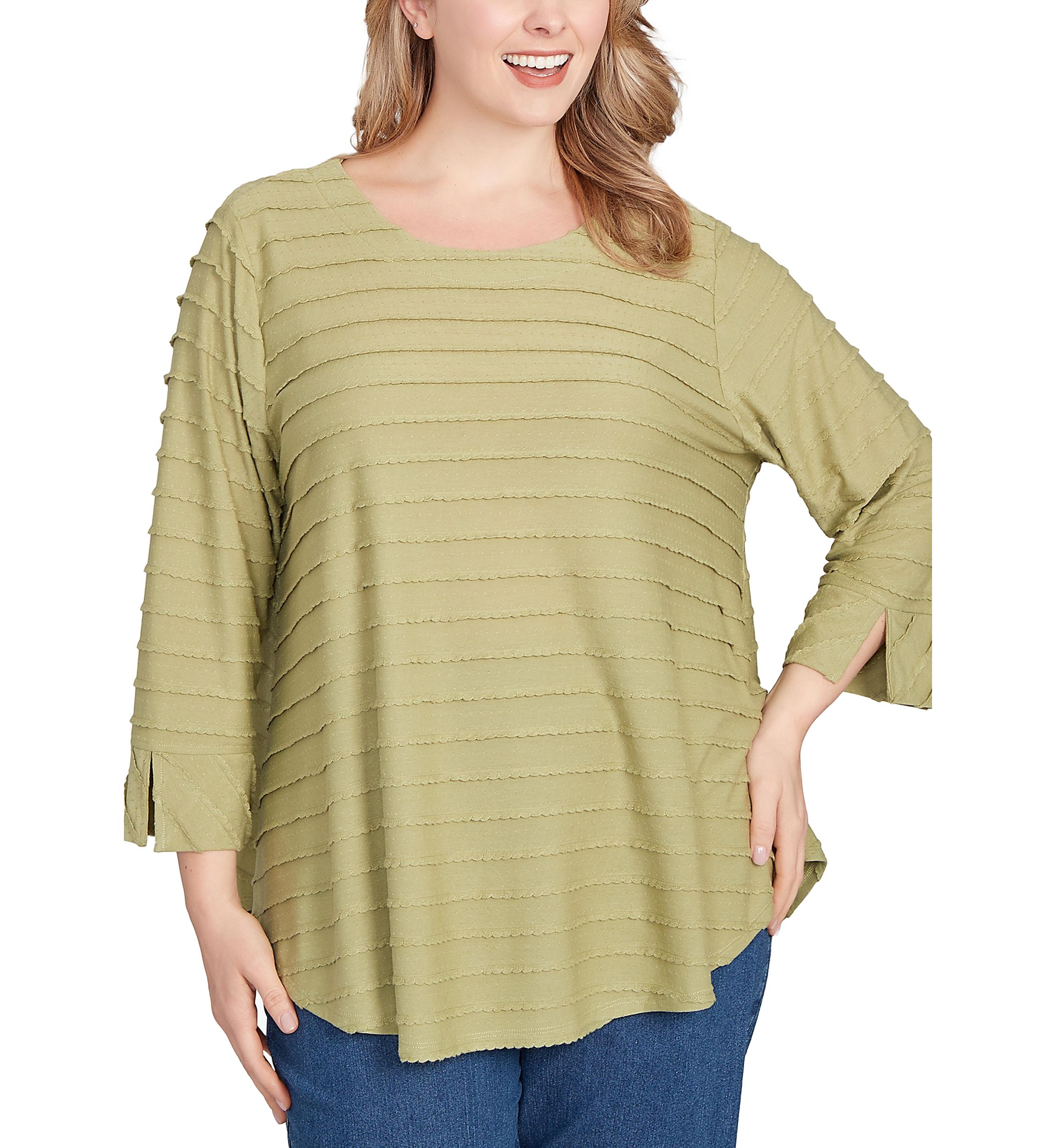 Plus Size Scalloped Jacquard Knit Top