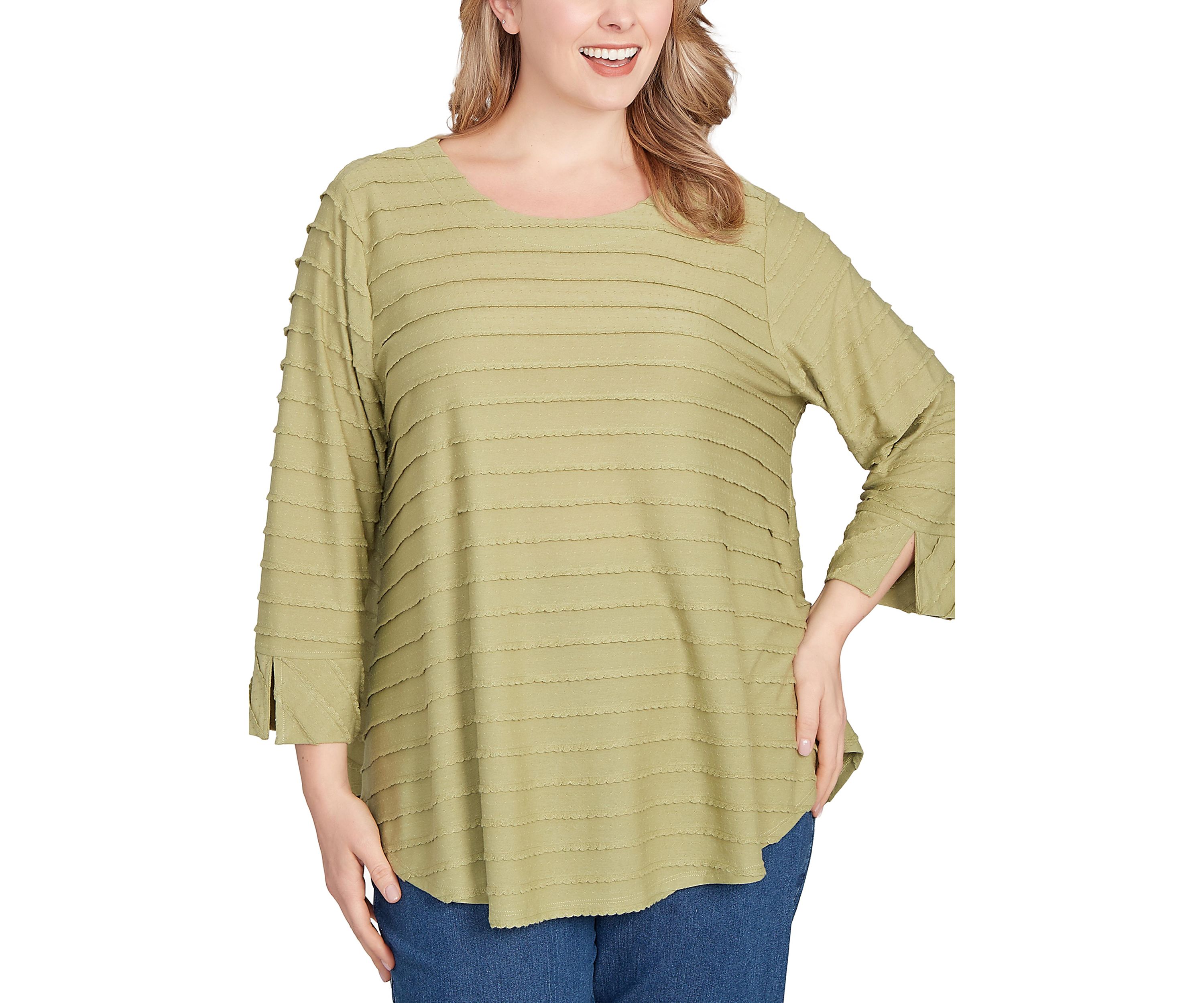 Plus Size Scalloped Jacquard Knit Top