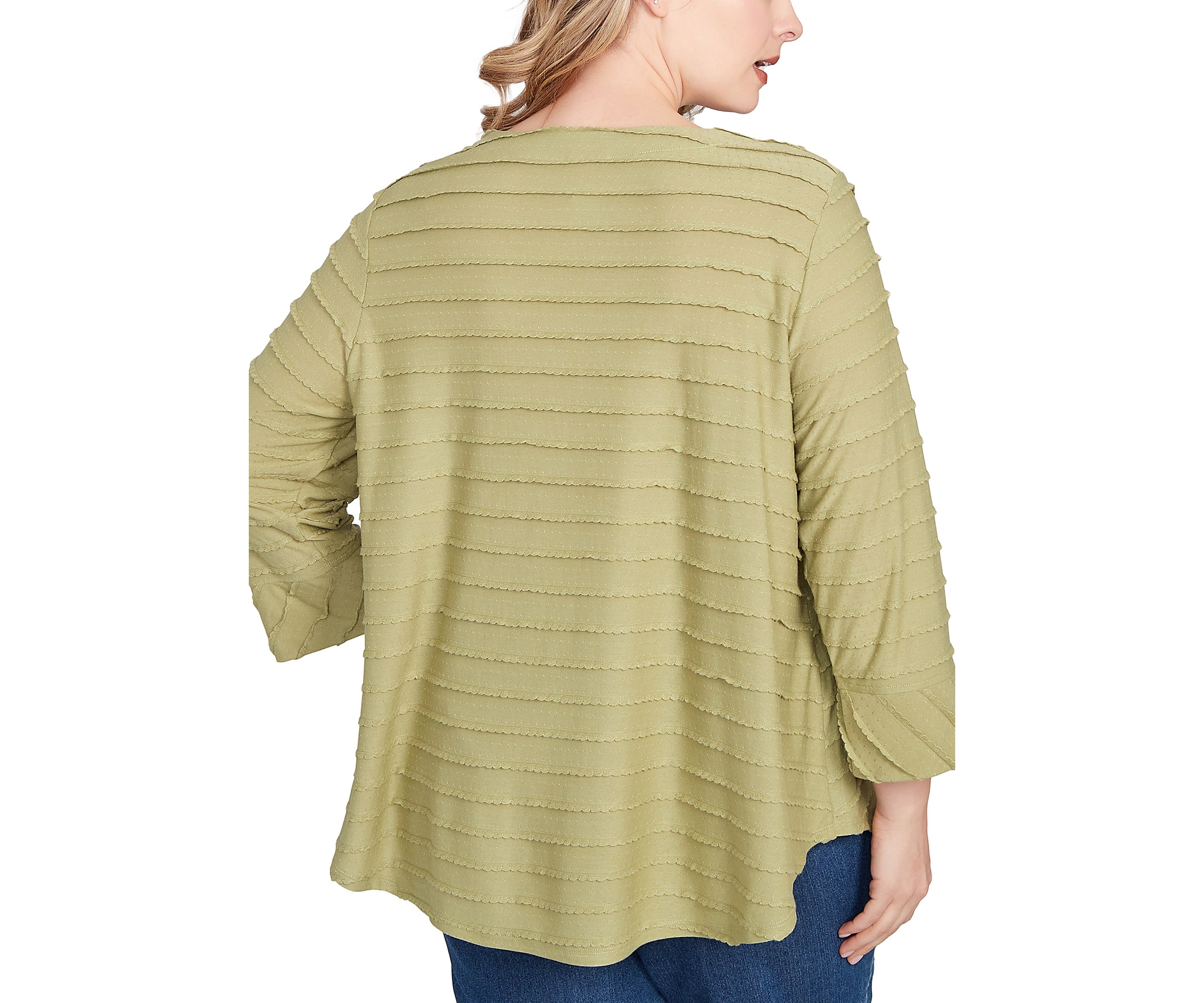 Plus Size Scalloped Jacquard Knit Top