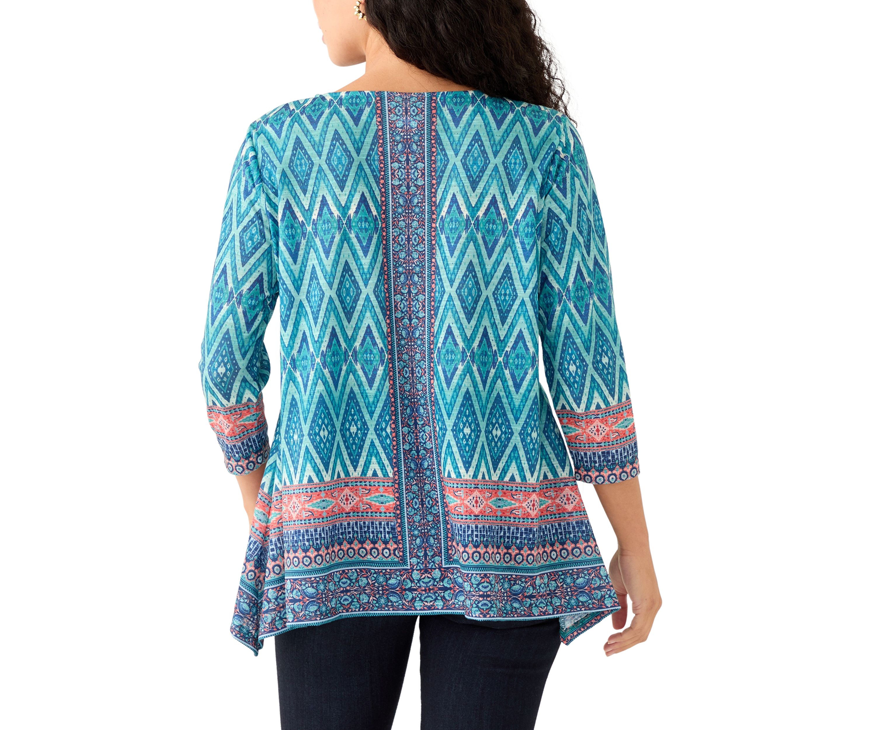 Petite 3/4 Sleeve Shark Bite Hem Printed Top