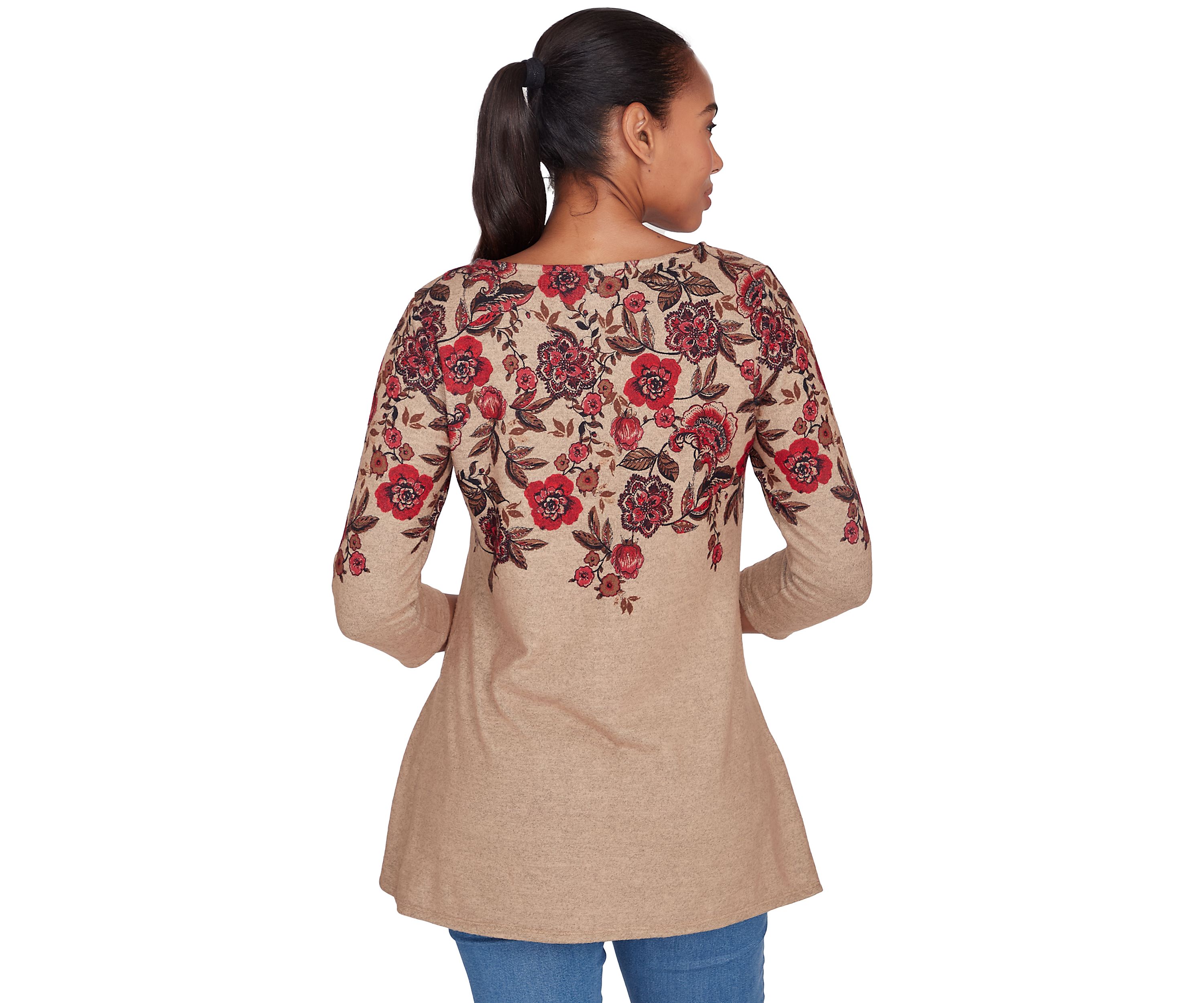 Petite Keyhole Neck Floral Vine Placement Print Hacci Knit Shark Bite Top