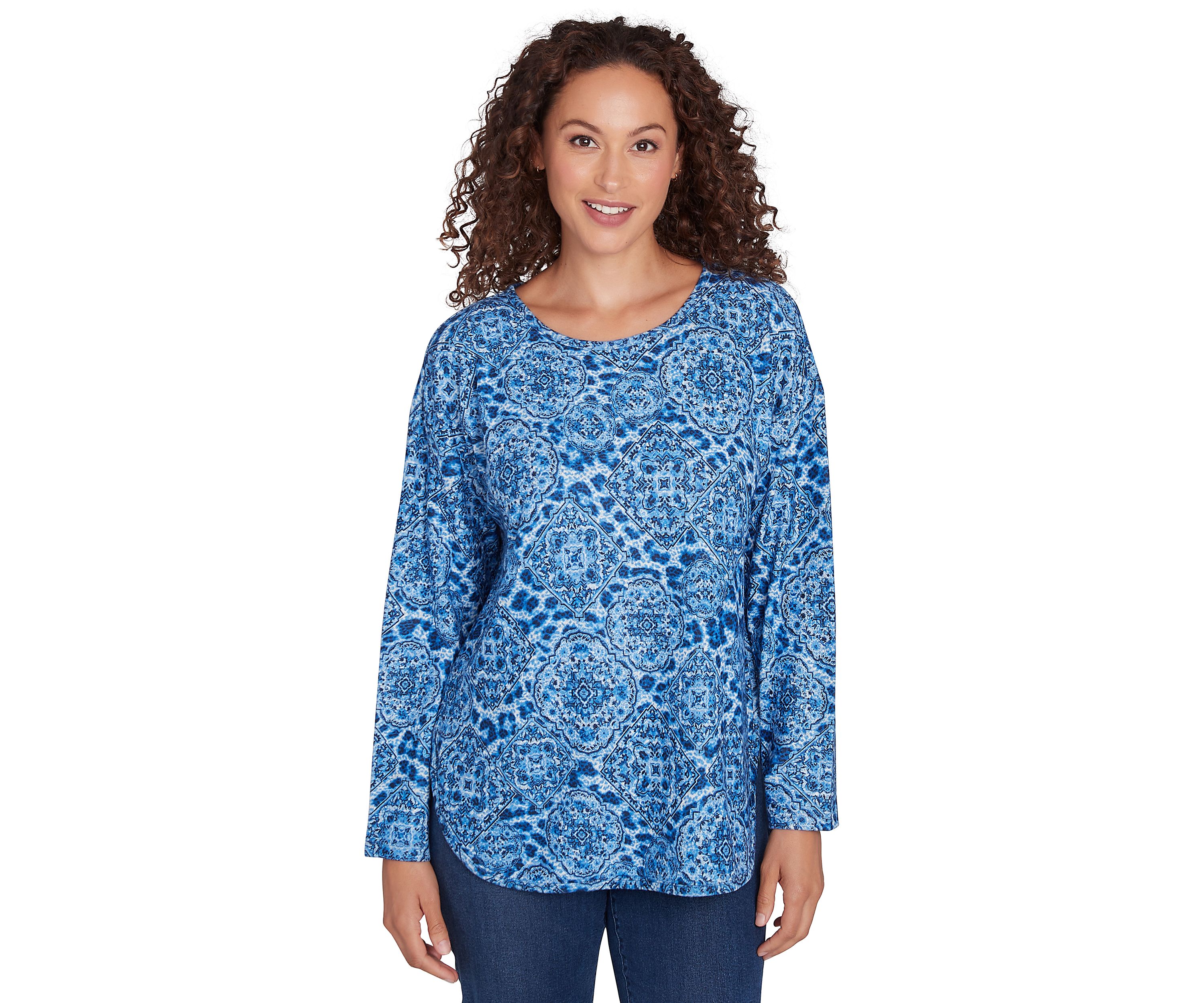 Petite Crew Neck Medallion Leopard Printed Hacci Knit Top