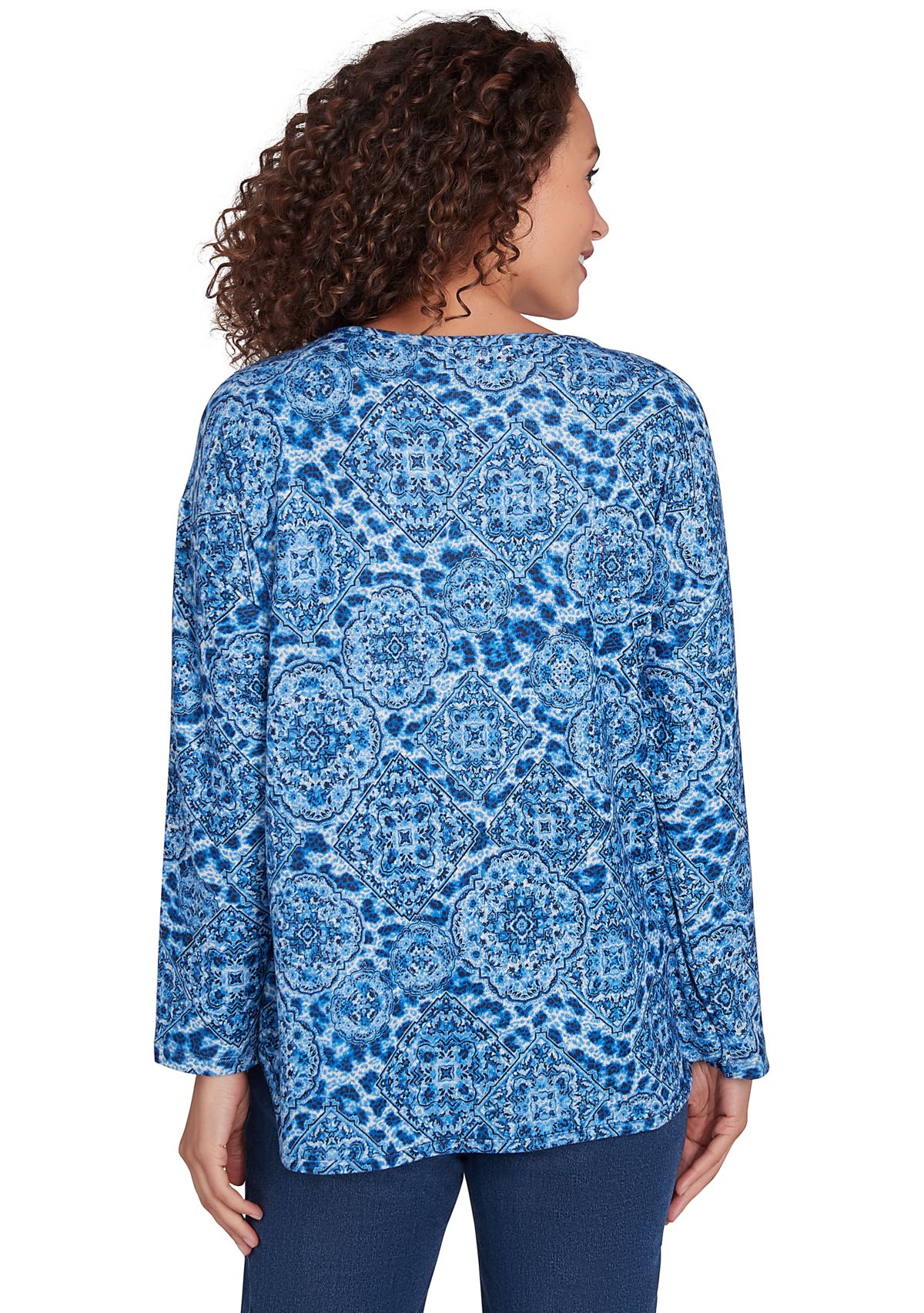 Petite Crew Neck Medallion Leopard Printed Hacci Knit Top