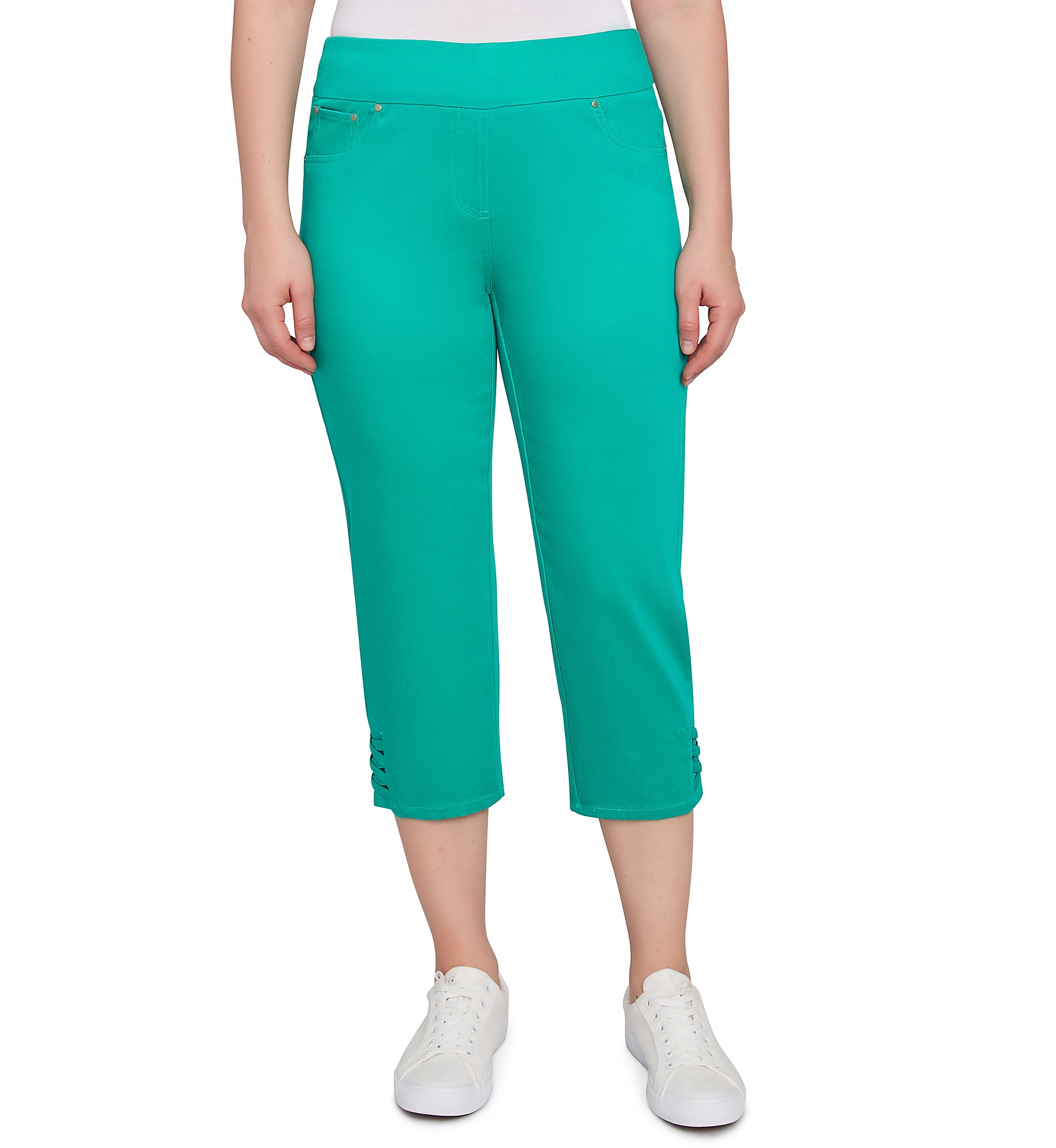 Plus Size Ladder Hem Soft Denim Capri Pants