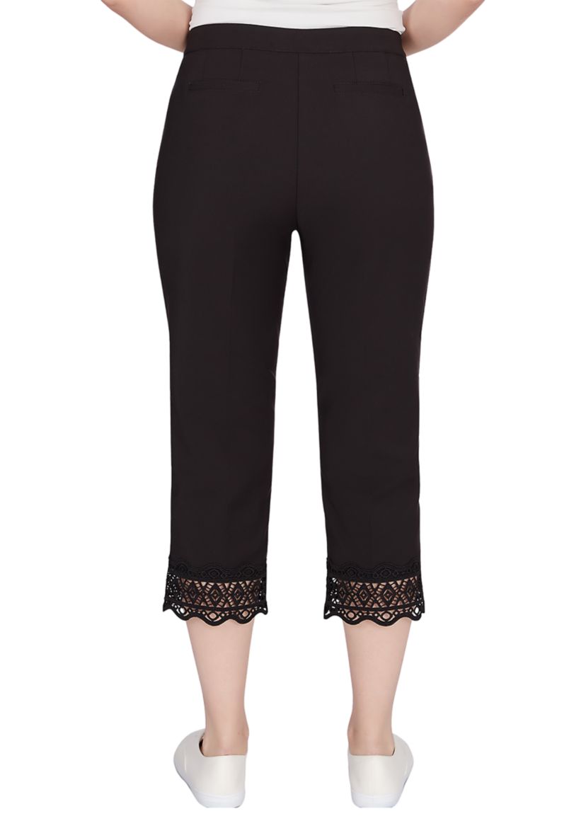 Stretch Lace Hem Capri Pants