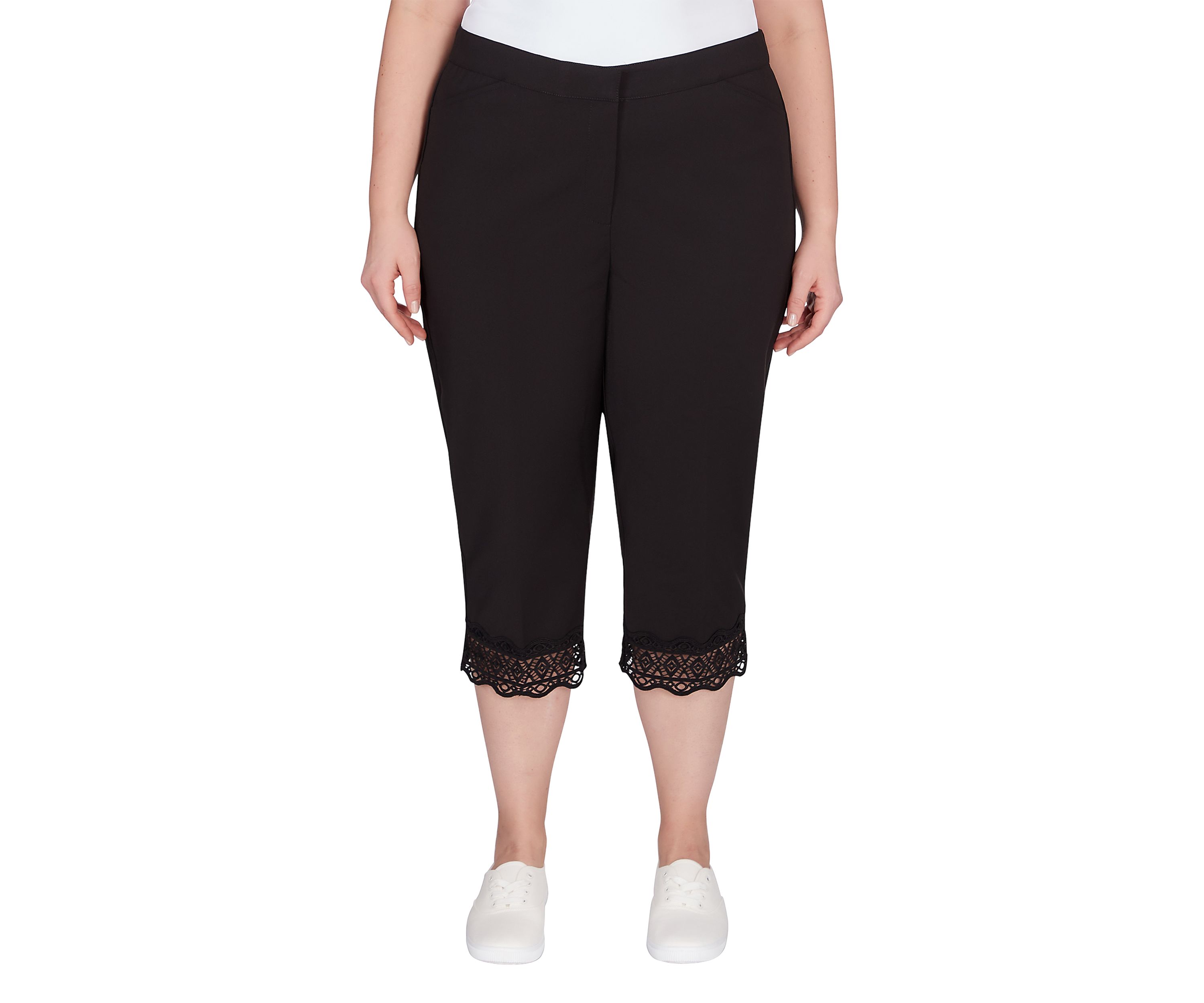 Plus Size Stretch Lace Hem Capri Pants