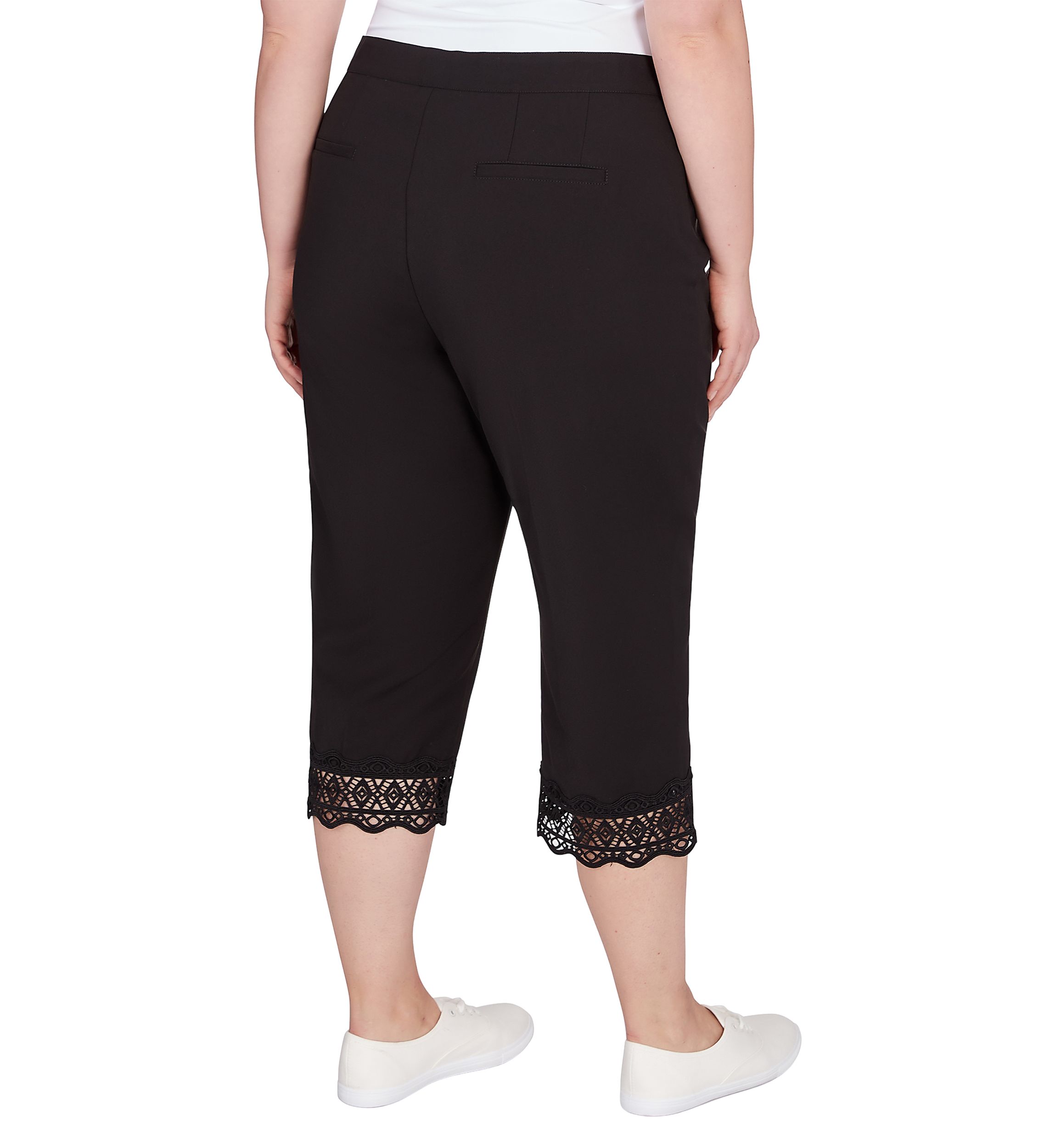 Plus Size Stretch Lace Hem Capri Pants