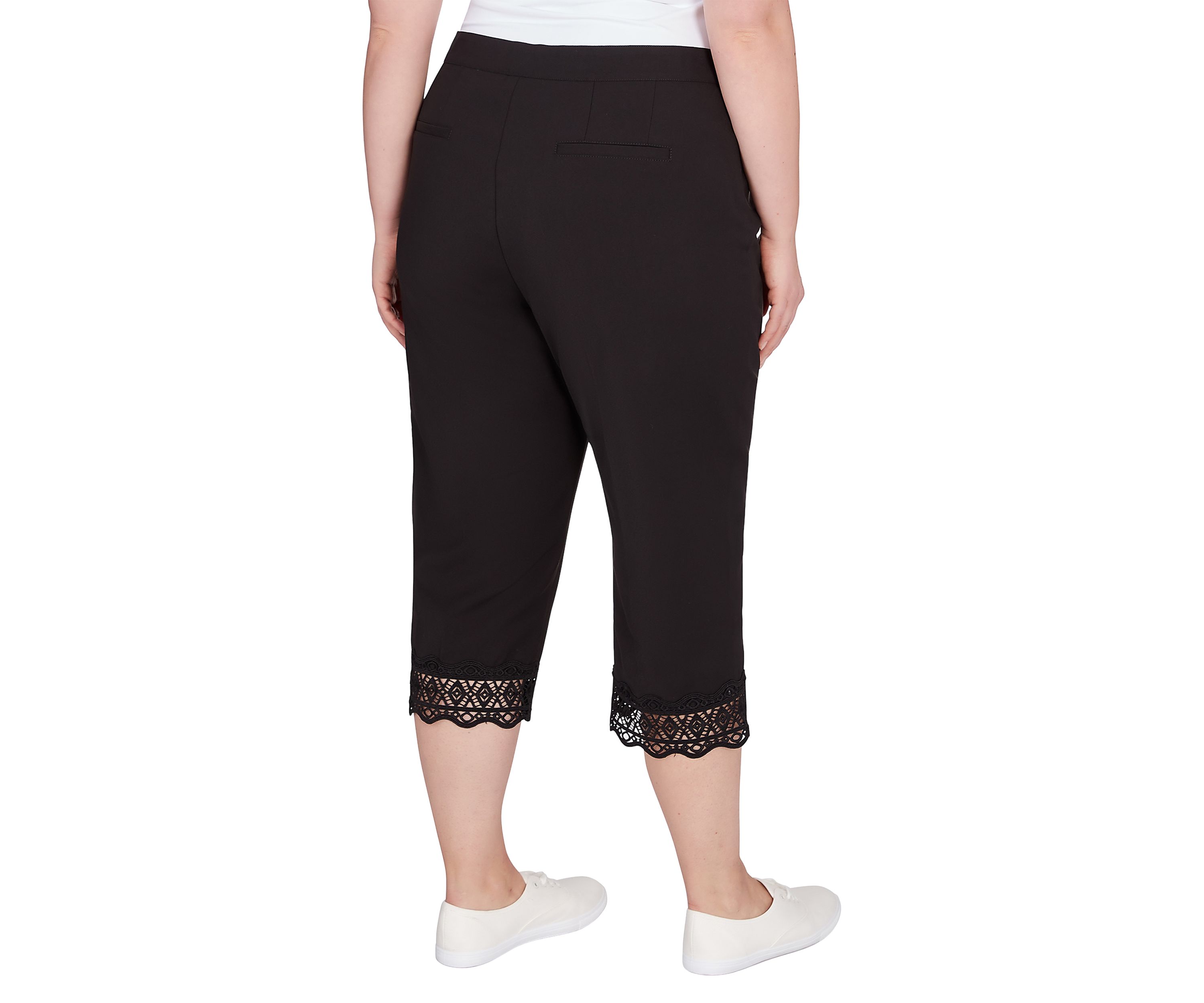 Plus Size Stretch Lace Hem Capri Pants