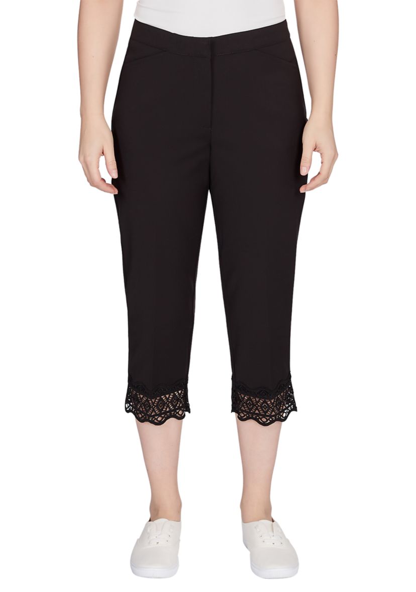 Petite Stretch Lace Hem Capri Pants