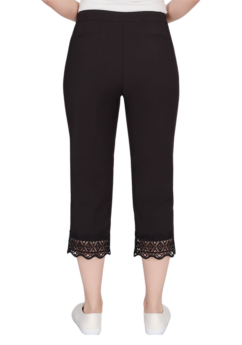 Petite Stretch Lace Hem Capri Pants