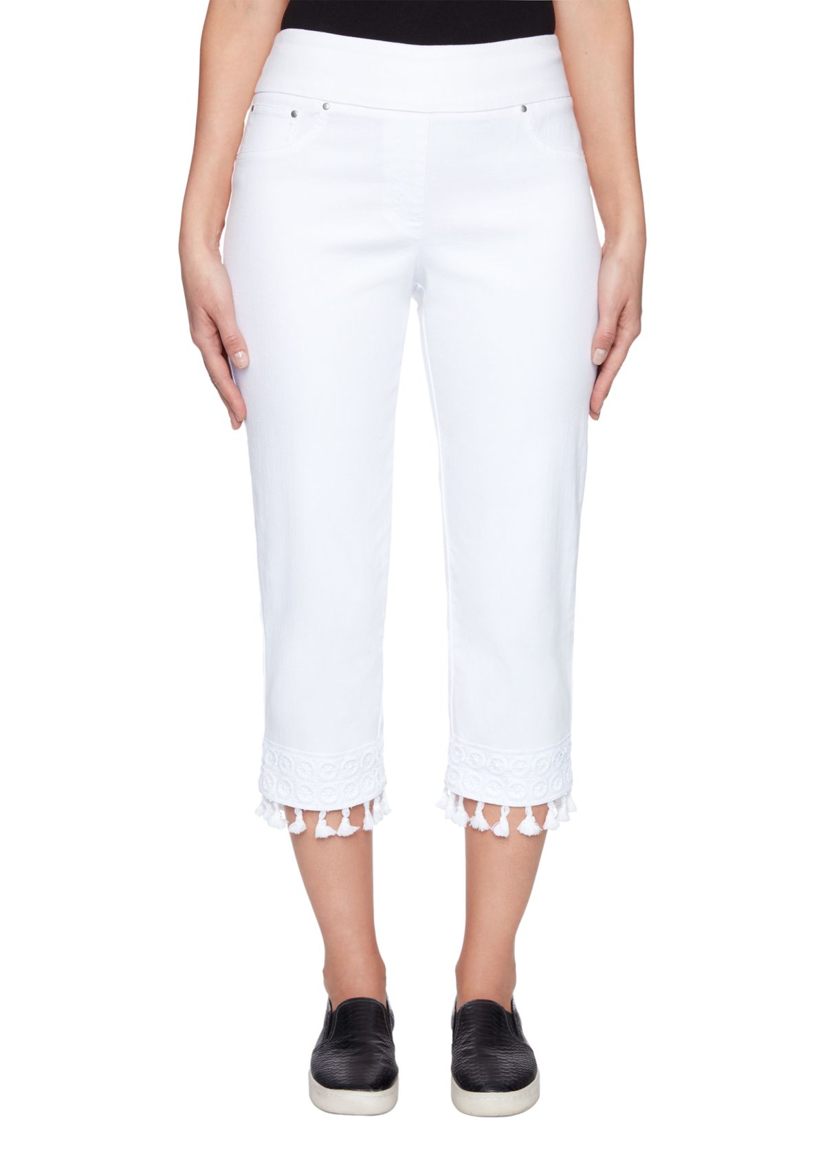 Womens White Out Pull-On Mid-Rise Soft Stretch Embroidered Tassel Denim Capris
