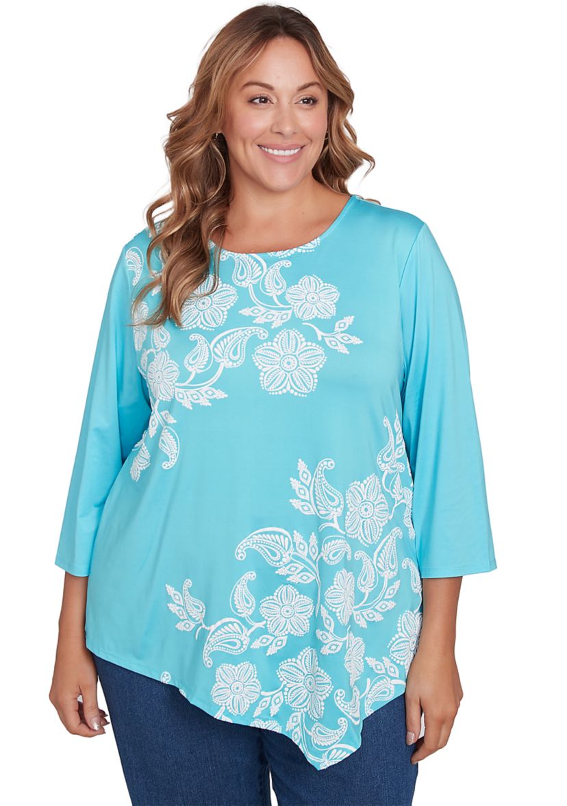 Plus Size Scoop Neck Floral Placement Printed Knit Top with Asymmetric Hem