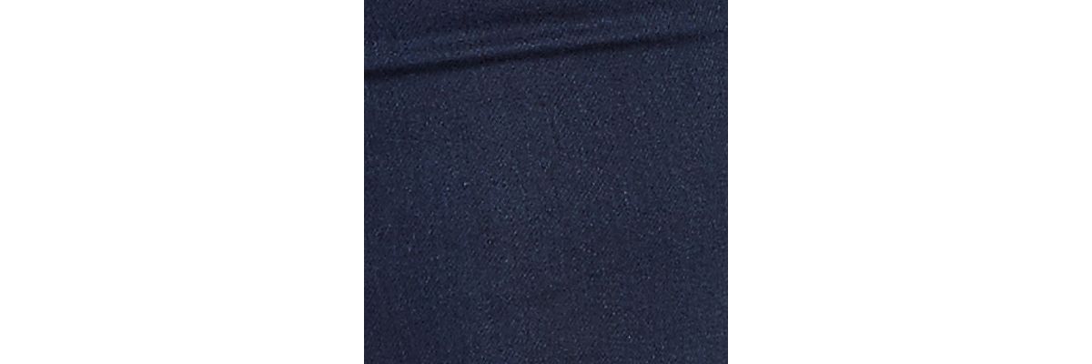 Petite Comfort Stretch Straight Leg Jeans