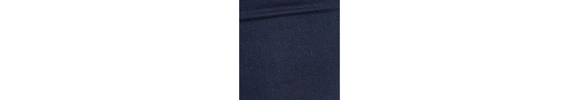 Petite Comfort Stretch Straight Leg Jeans