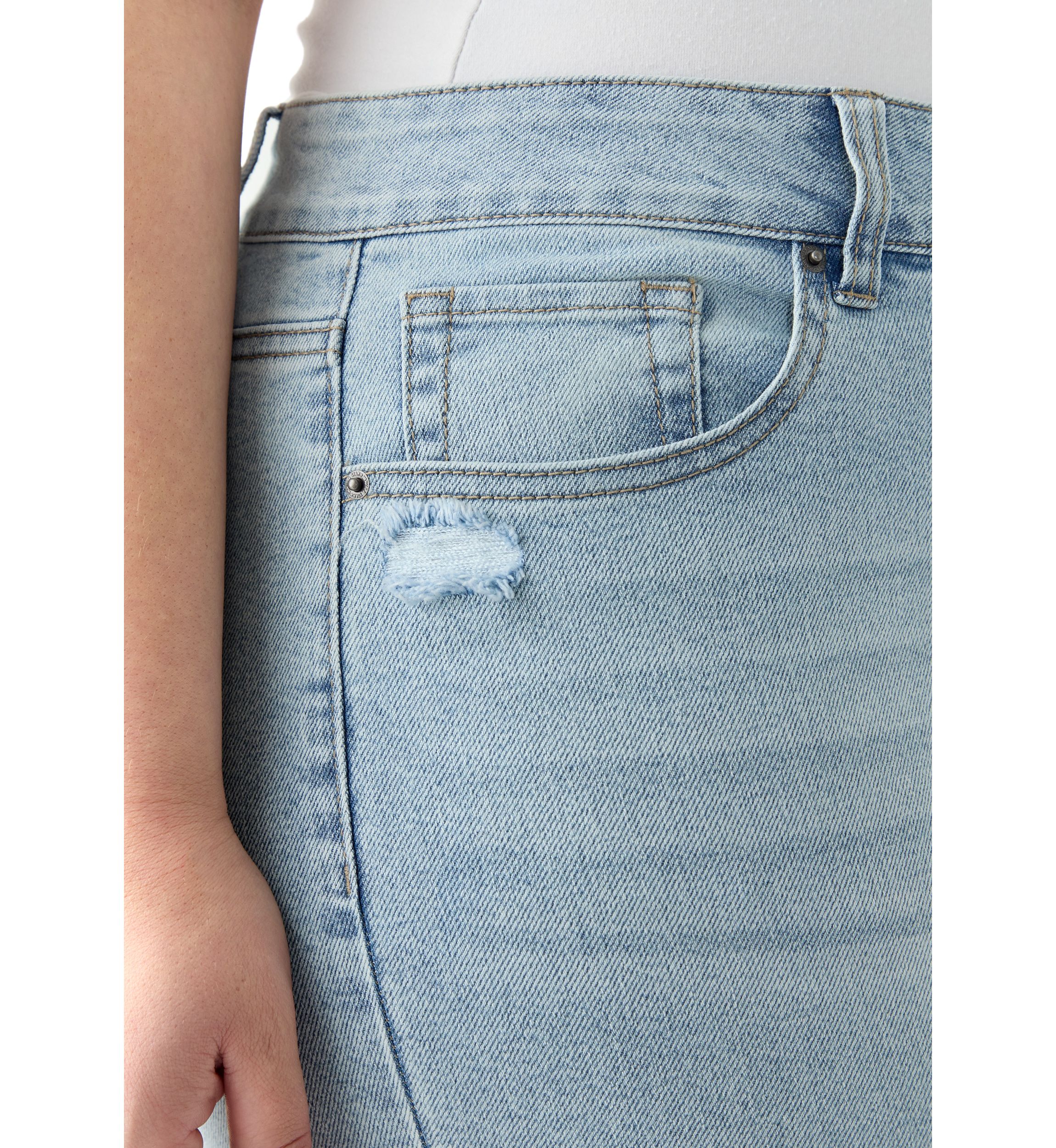 Plus Size Cuffed Cropped Jeans