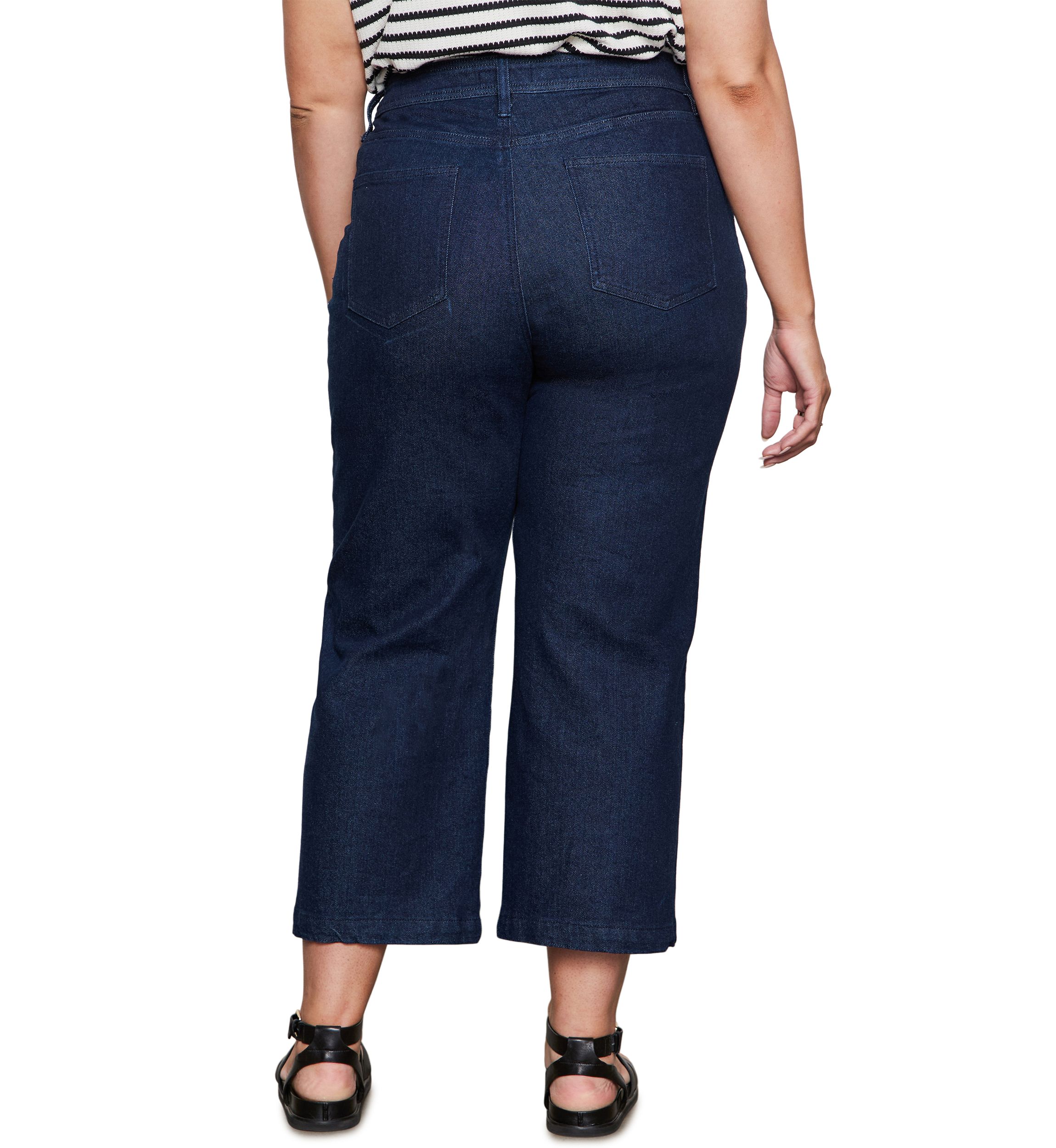 Plus Size League Cropped Jeans