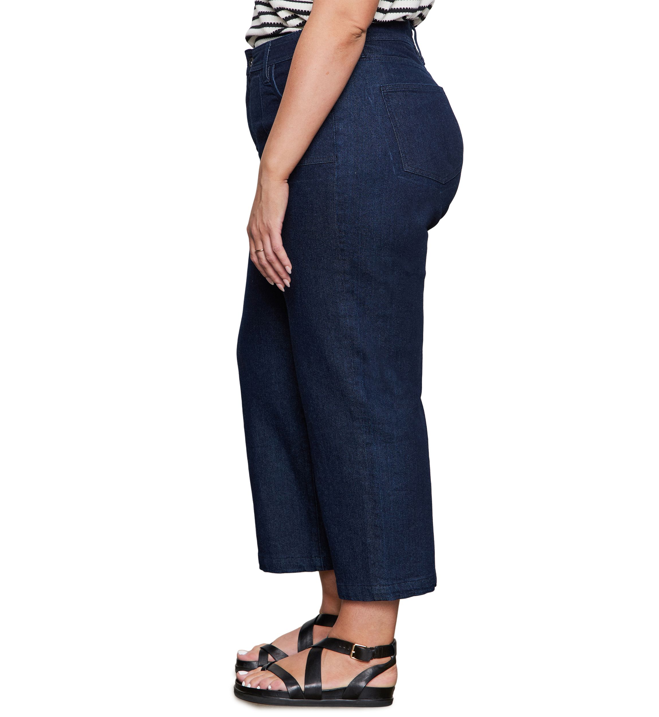 Plus Size League Cropped Jeans