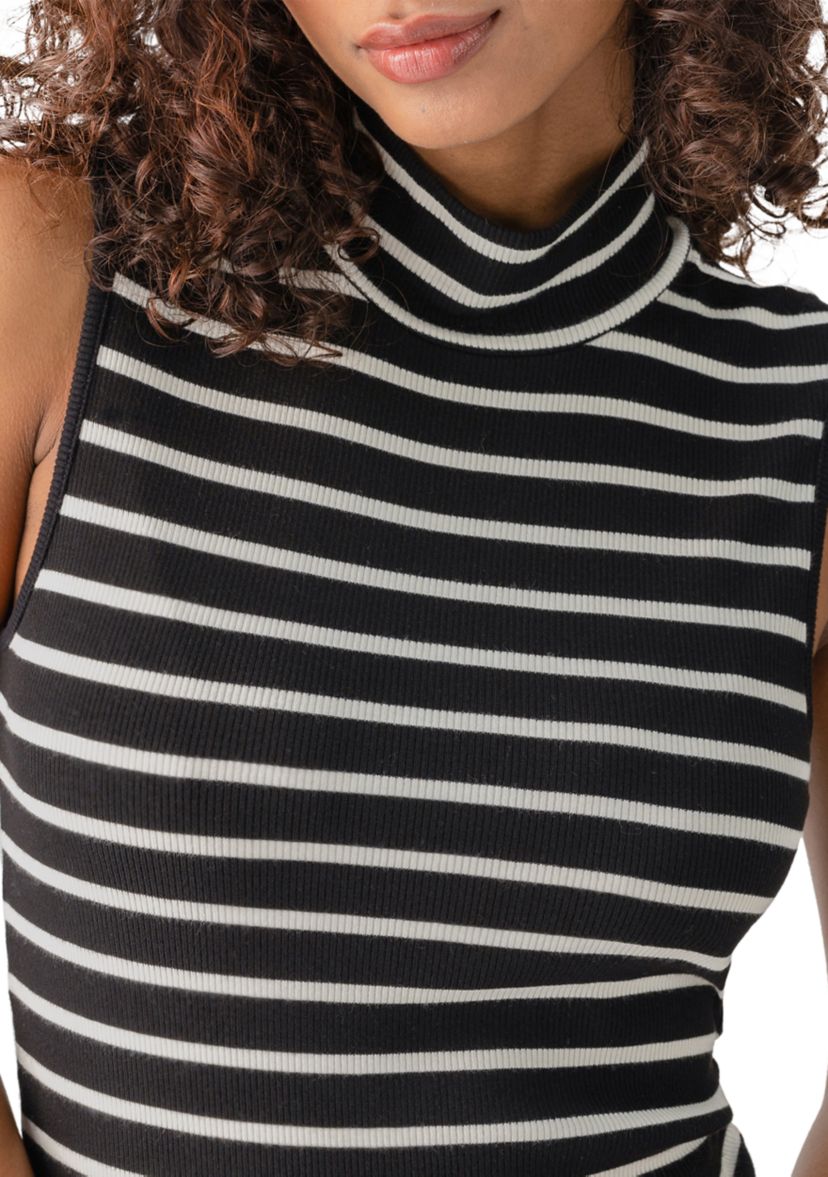 Womens Fitted Sleeveless Mock Neck Top