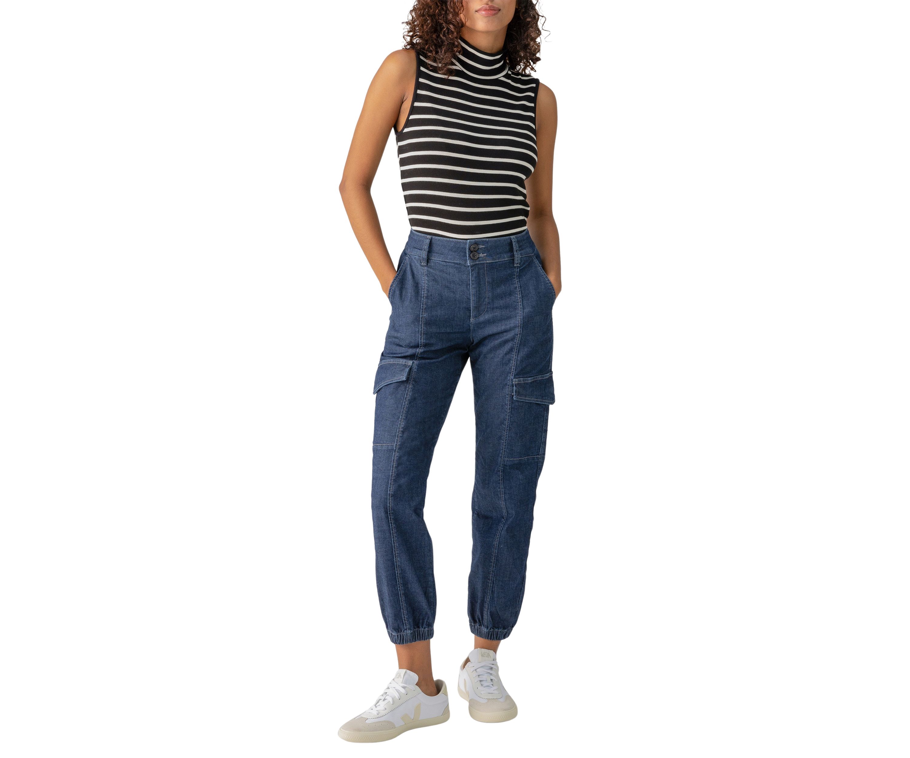Womens Fitted Sleeveless Mock Neck Top