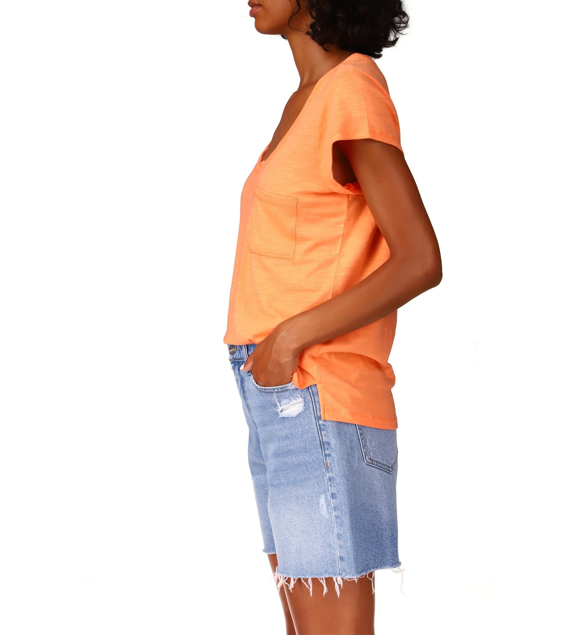 Traveler Twist T-Shirt