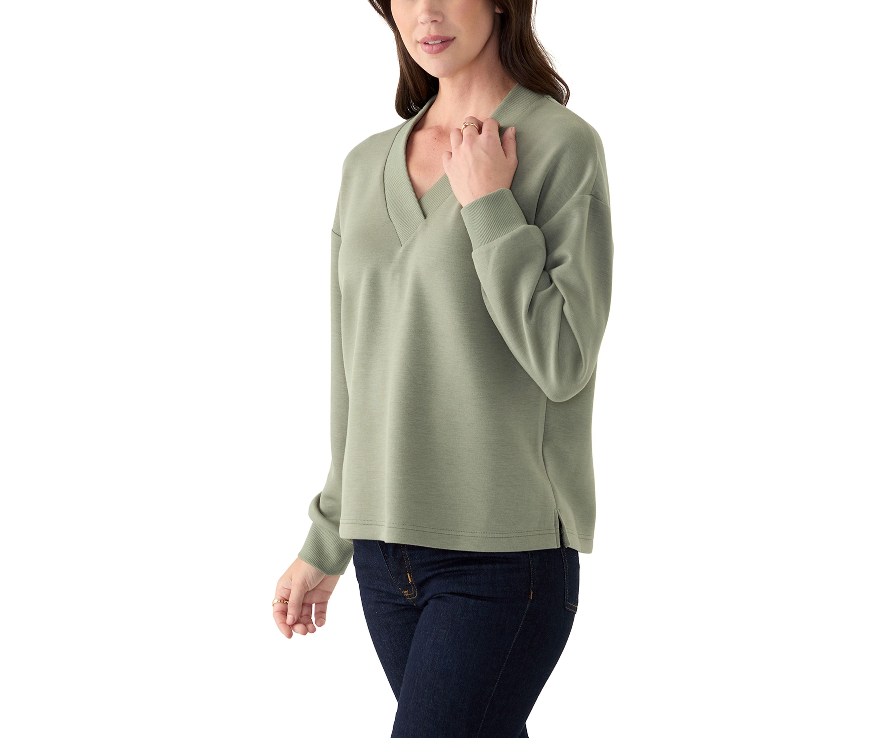 Womens Long Sleeve V-Neck Free Flow Pullover