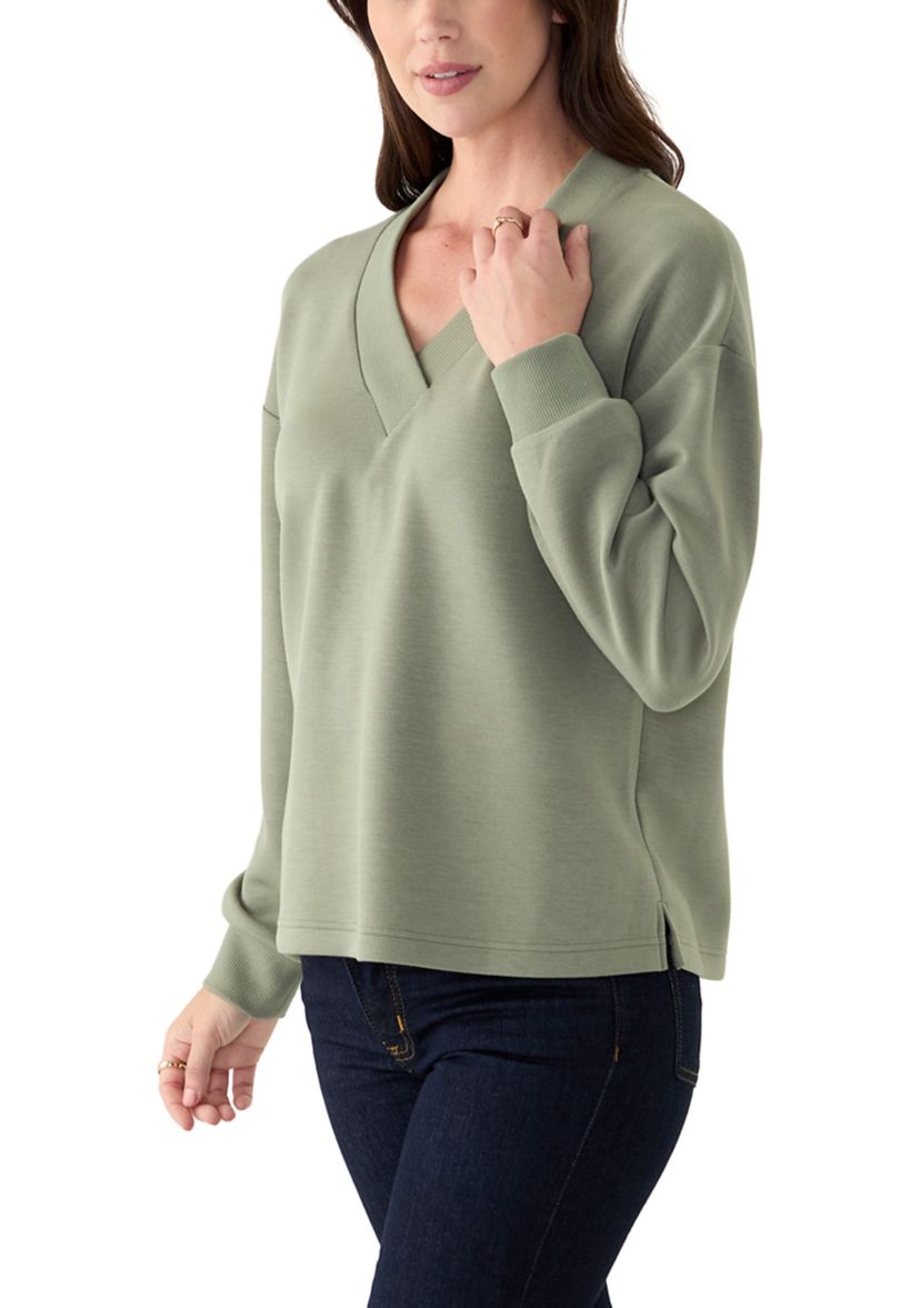 Womens Long Sleeve V-Neck Free Flow Pullover