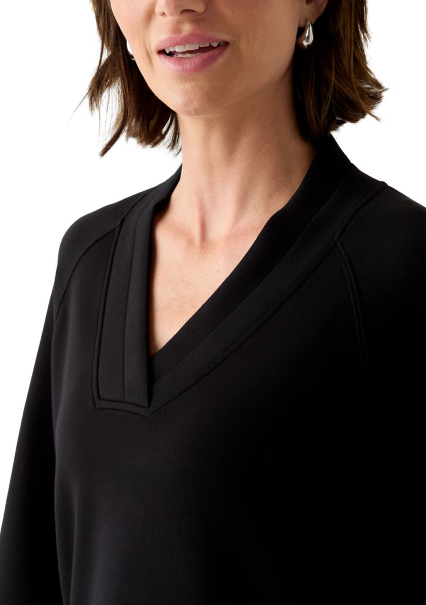 Womens Long Sleeve V-Neck Free Flow Top