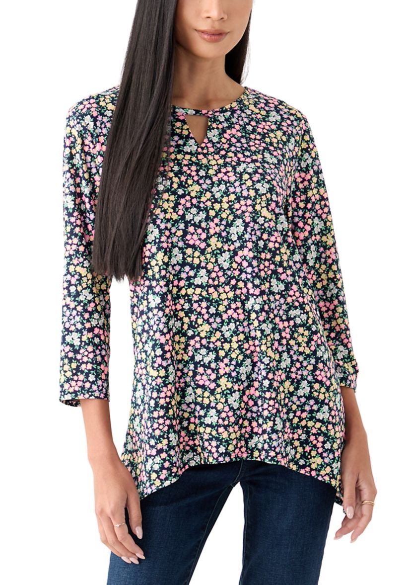 Womens 3/4 Sleeve Shark Bite Top