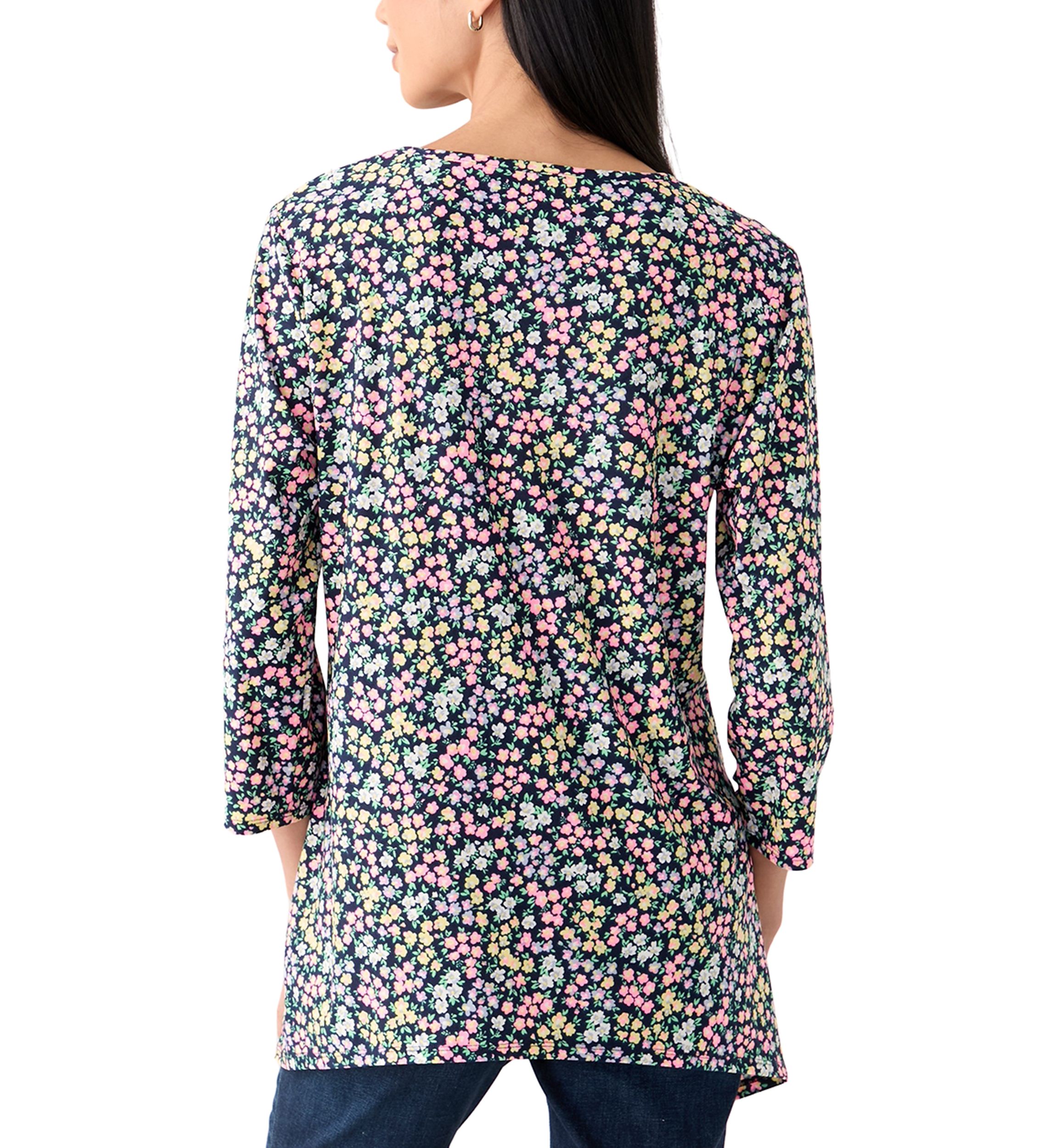 Womens 3/4 Sleeve Shark Bite Top