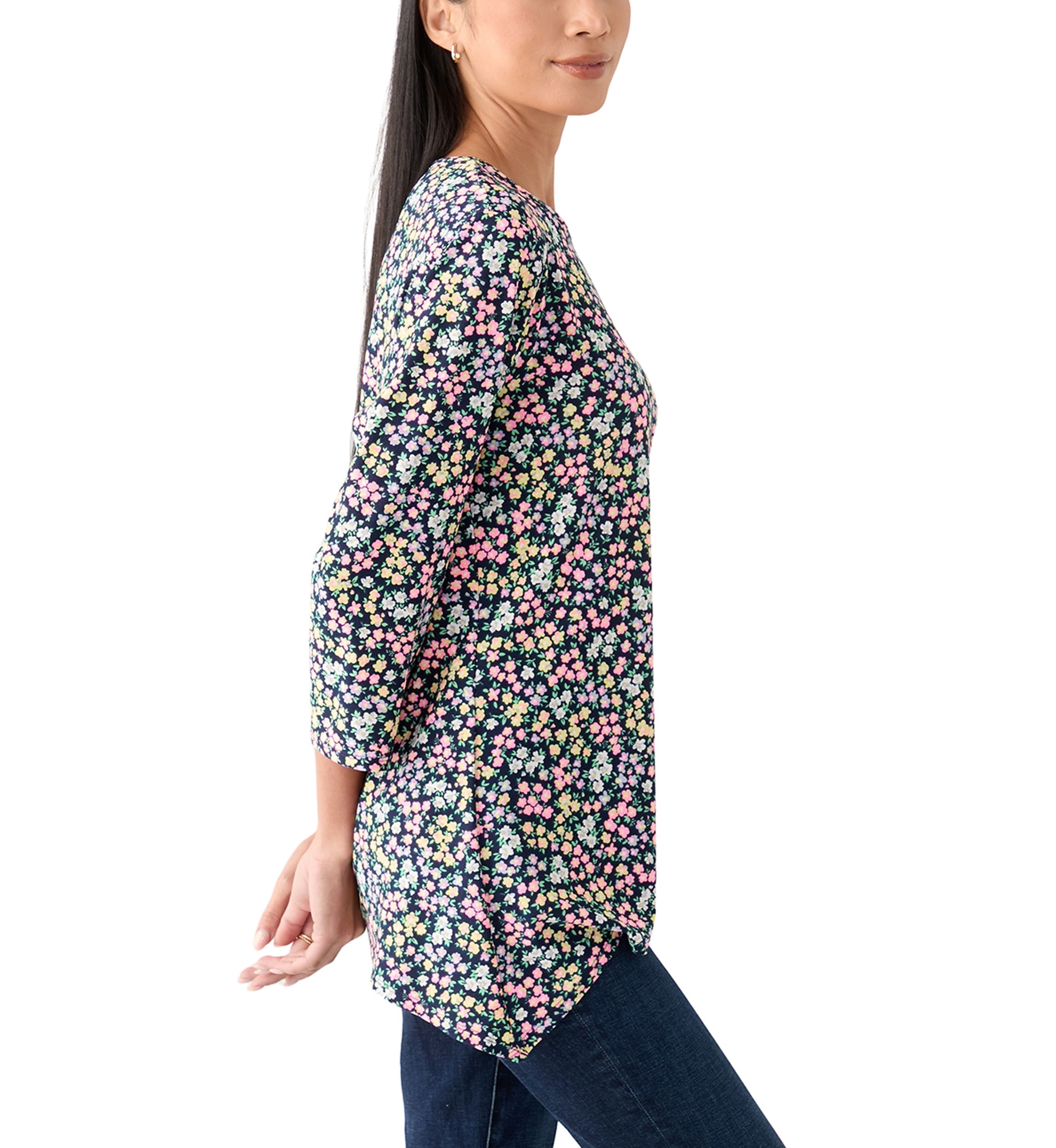 Womens 3/4 Sleeve Shark Bite Top