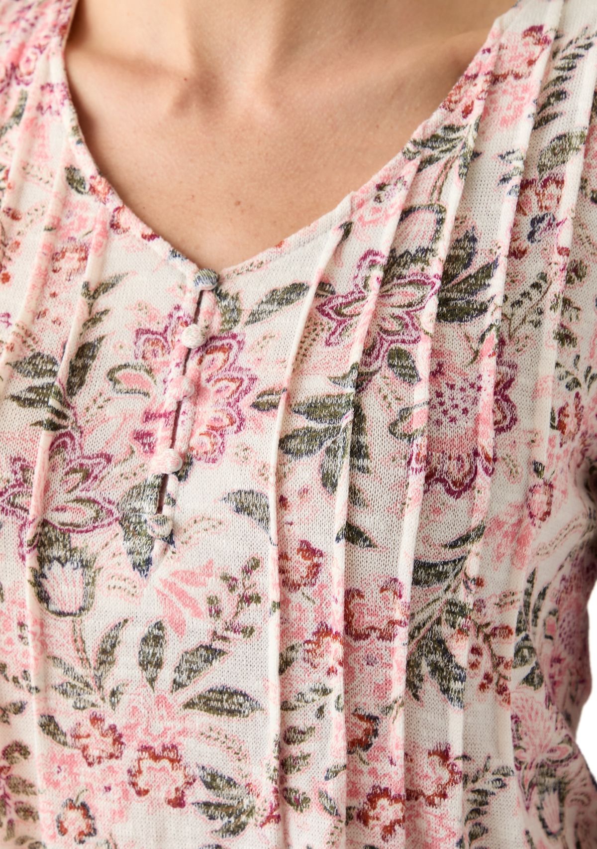 Womens 3/4 Sleeve Printed V-Neck Henley Shirt 