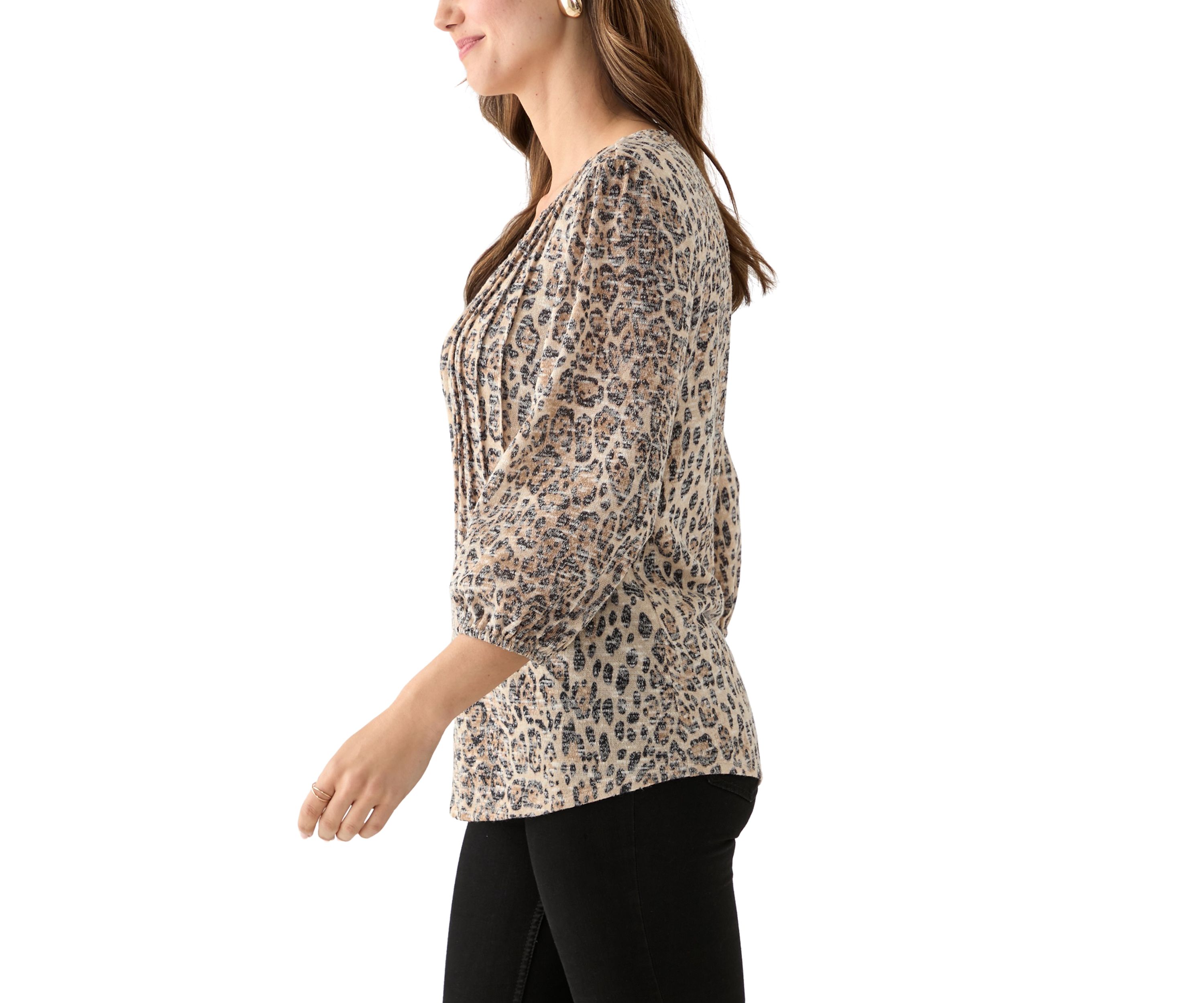  Womens 3/4 Sleeve Printed V-Neck Henley Shirt 